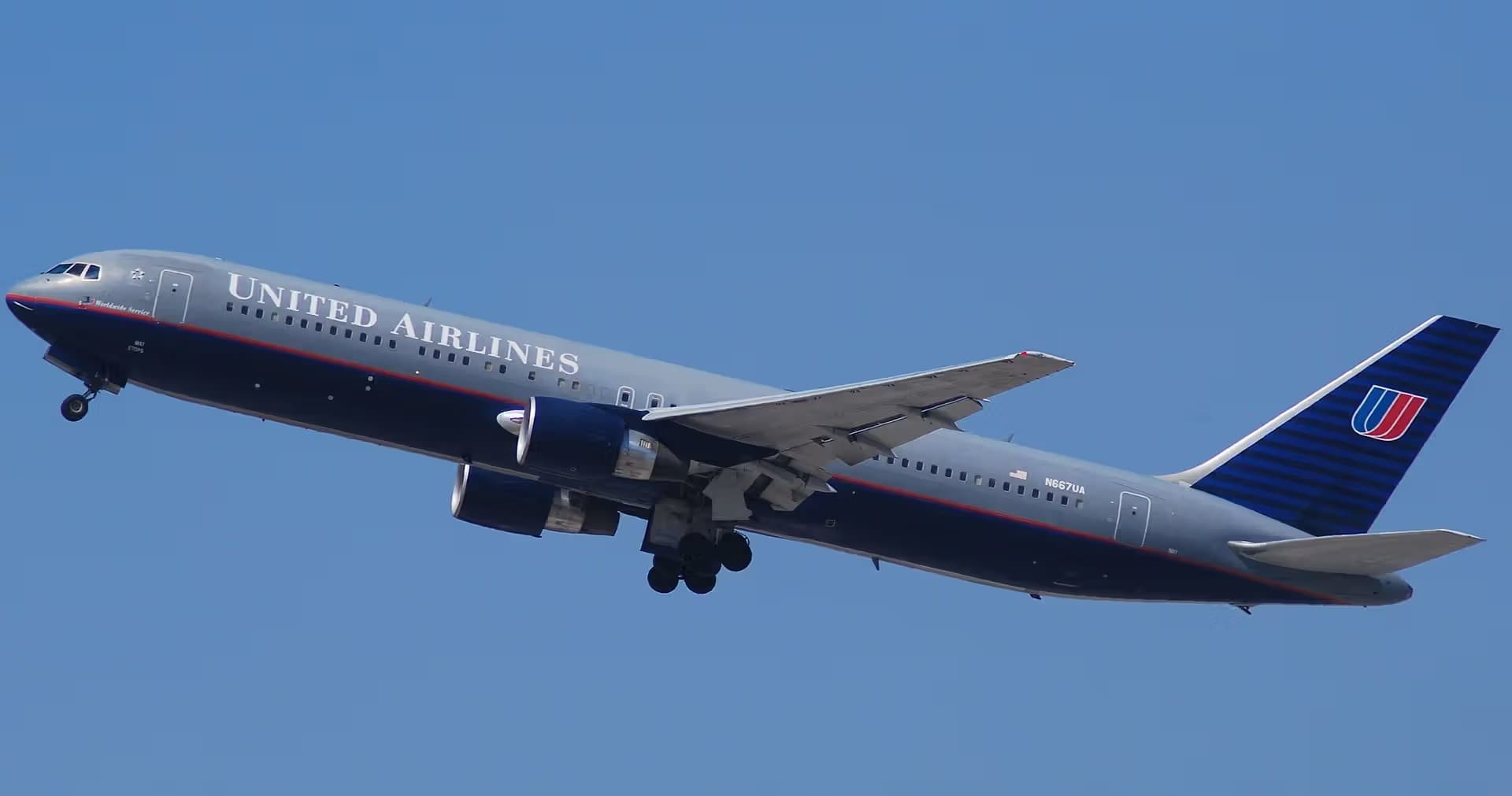 N667UA — Boeing