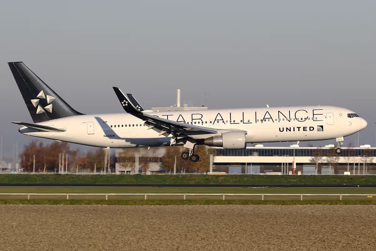 N653UA — Boeing