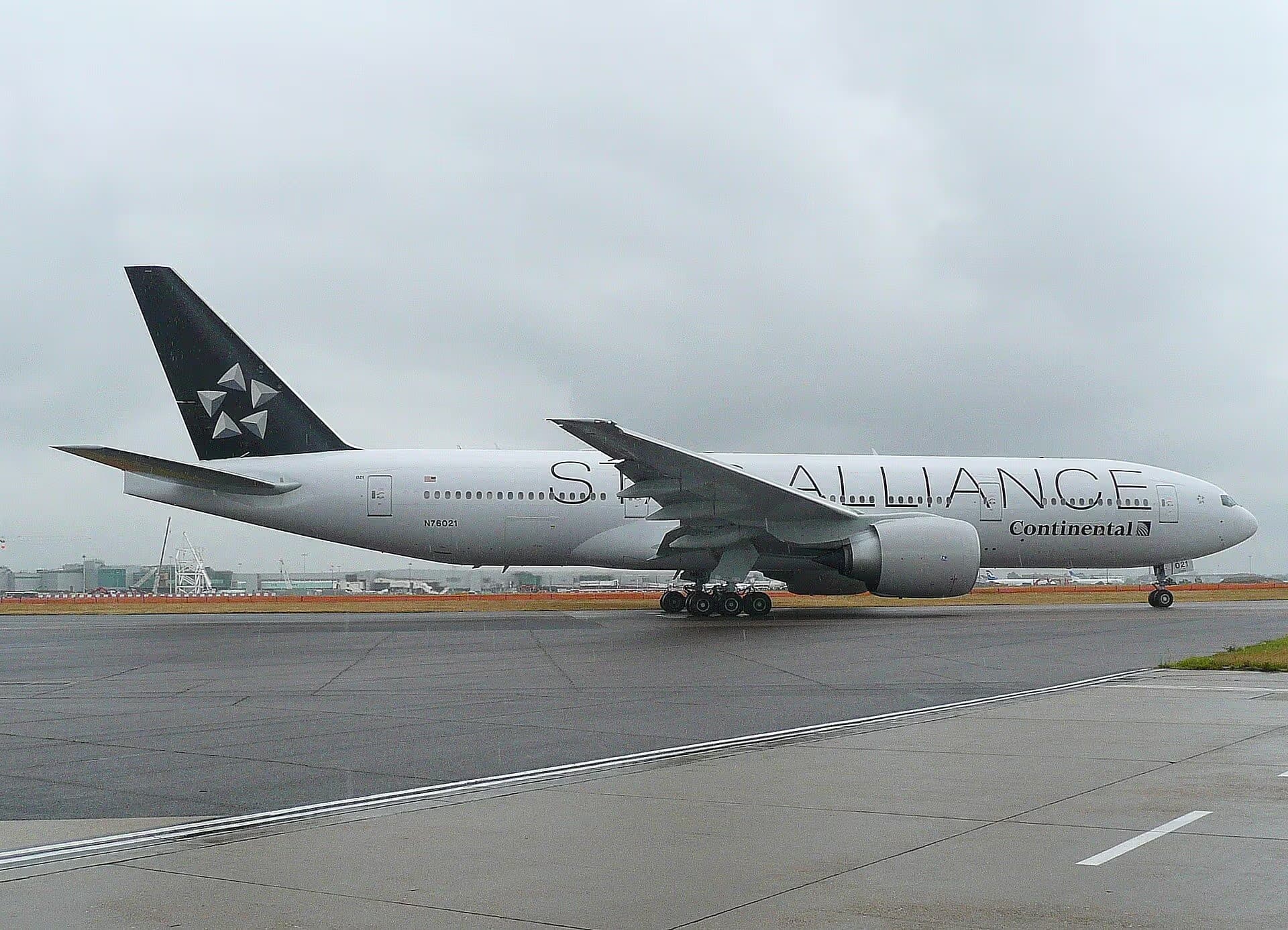 N76021 — Boeing