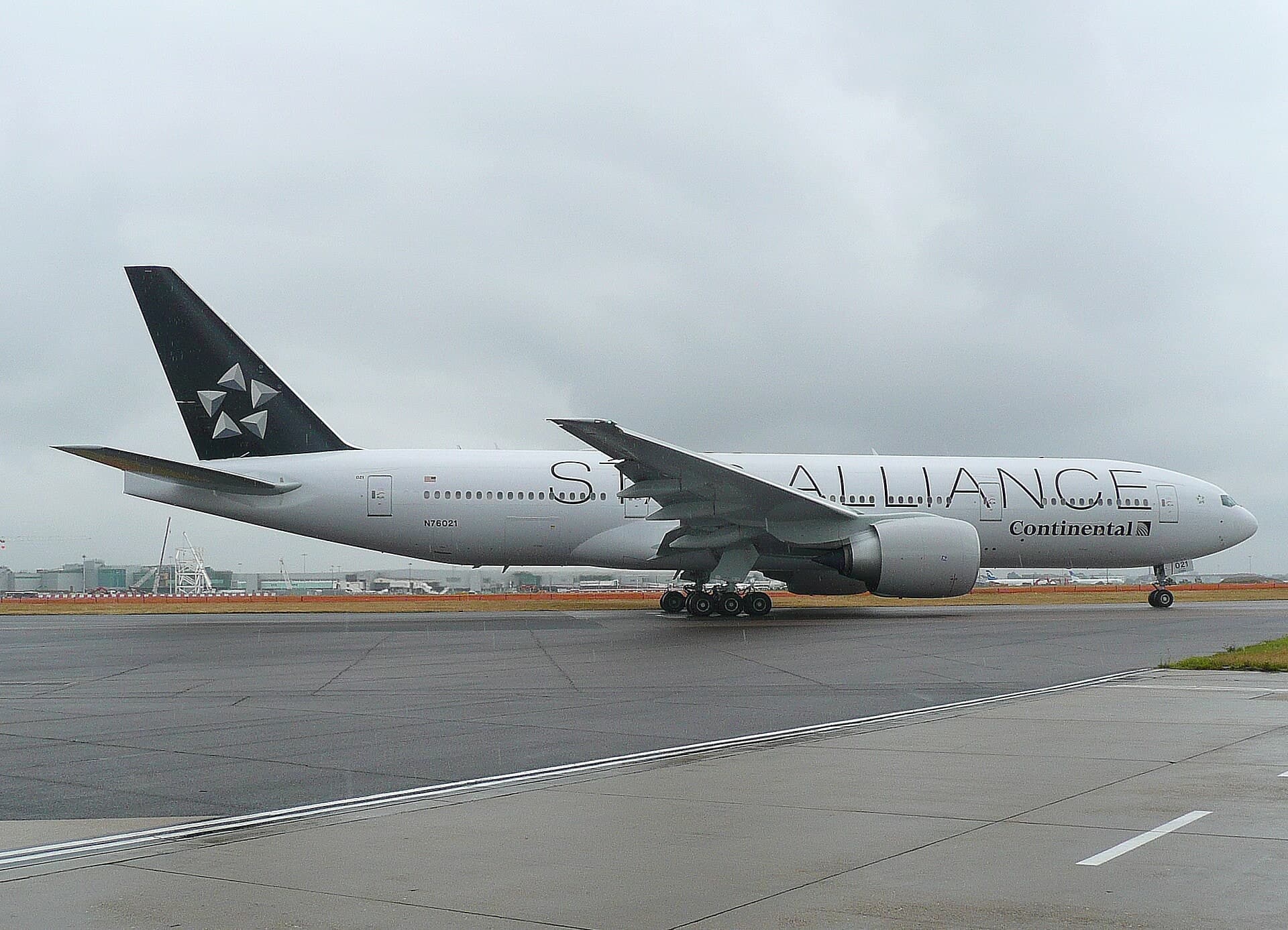N76021 — Boeing