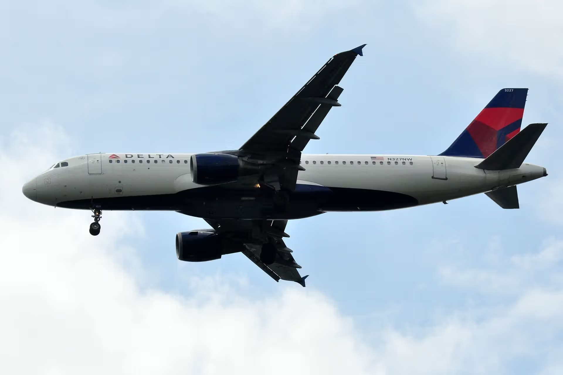 N327NW — Airbus