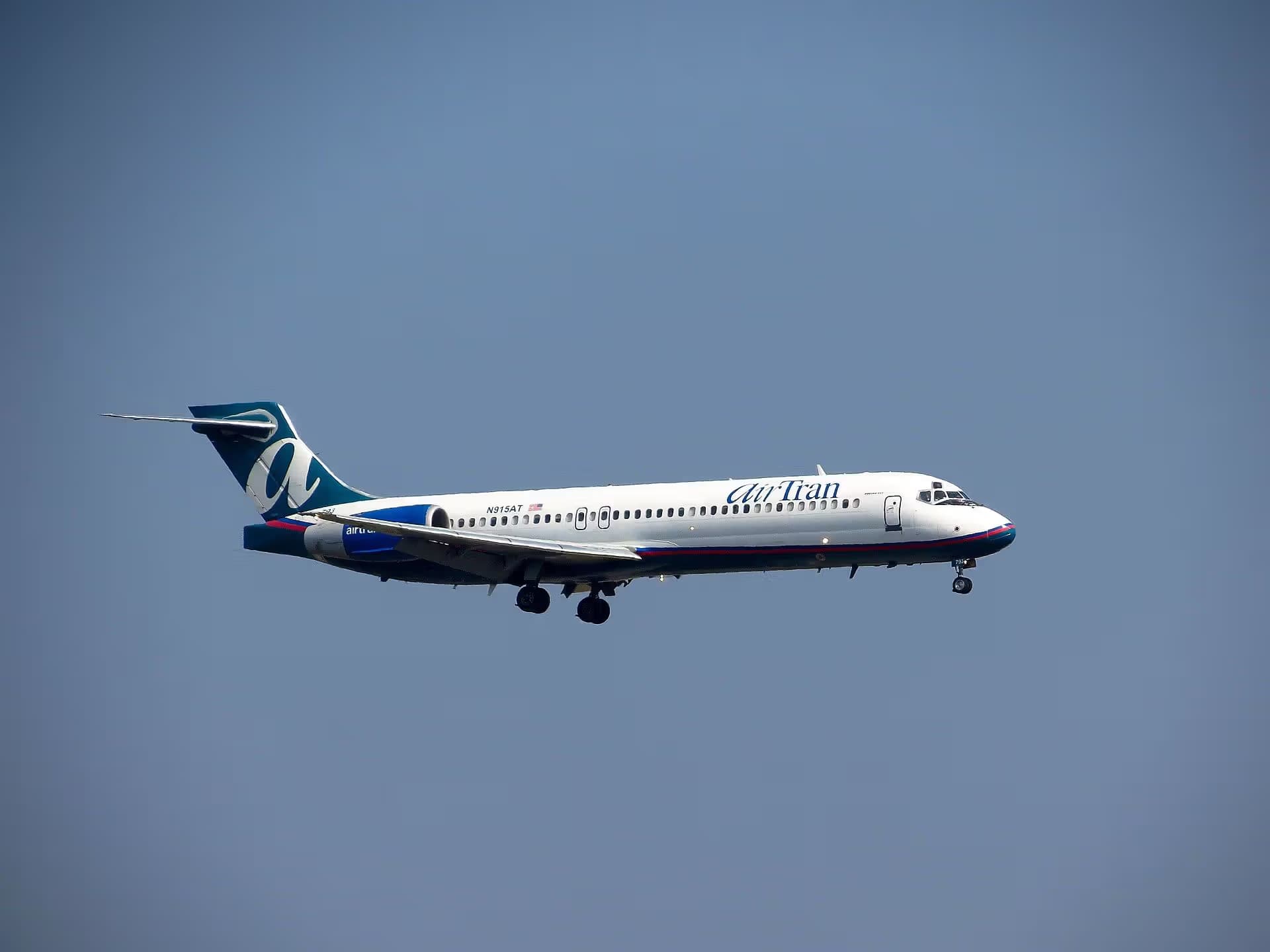 N915AT — Boeing
