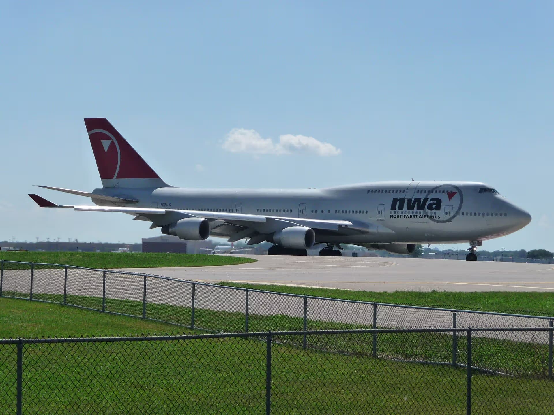 N674US — Boeing