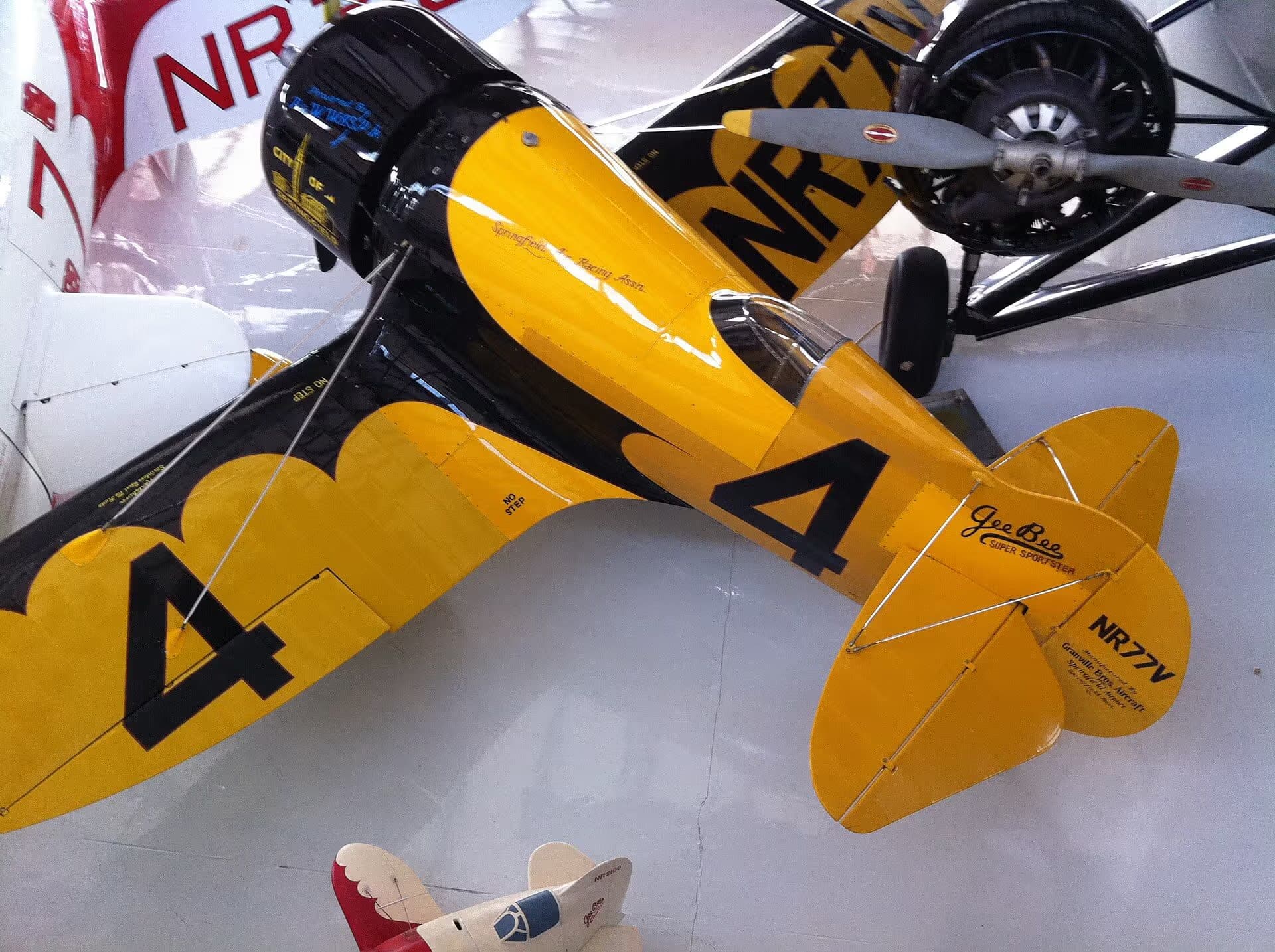 Unidentified — Single-engine aircraft