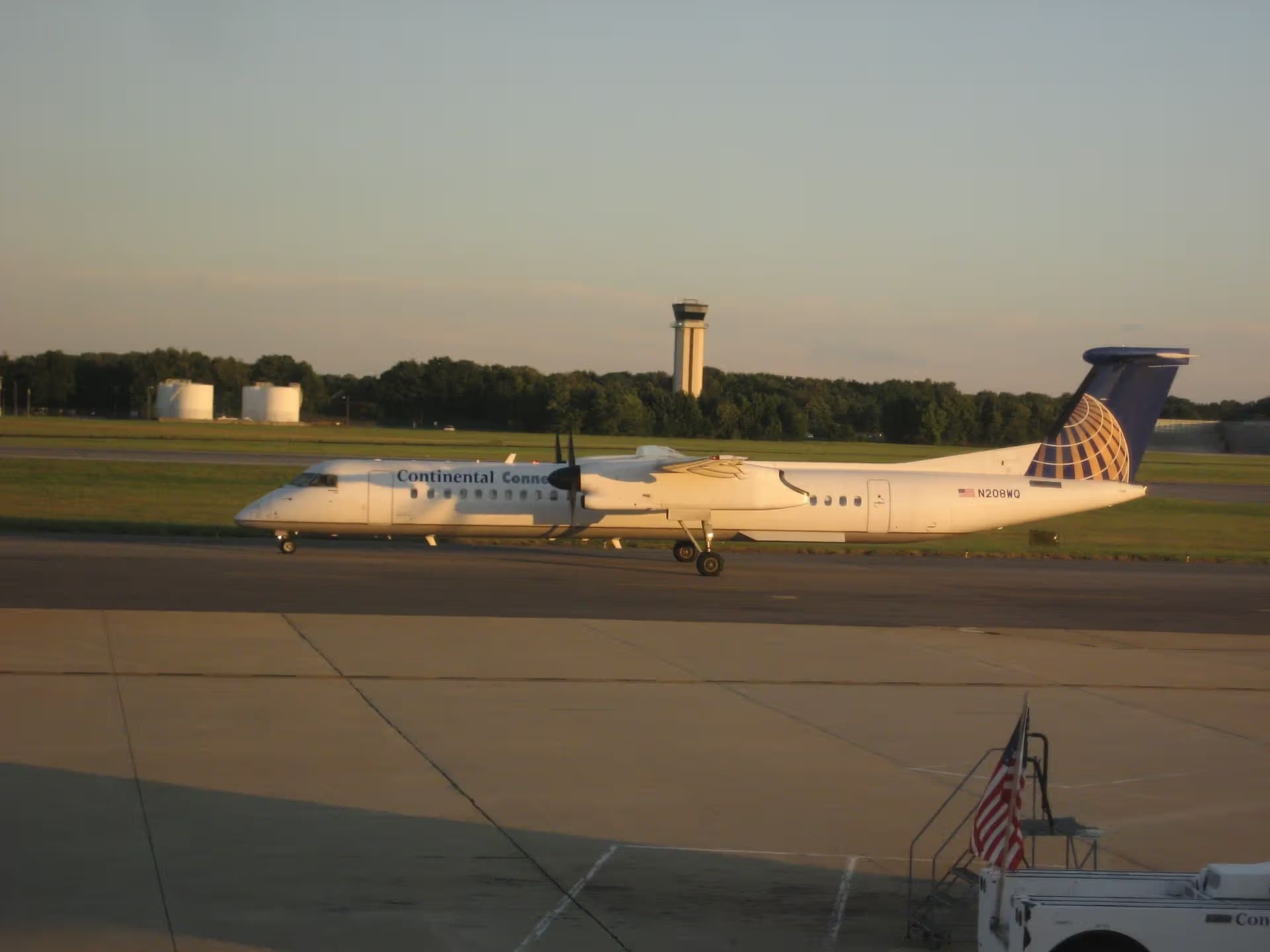 N208WQ — Bombardier