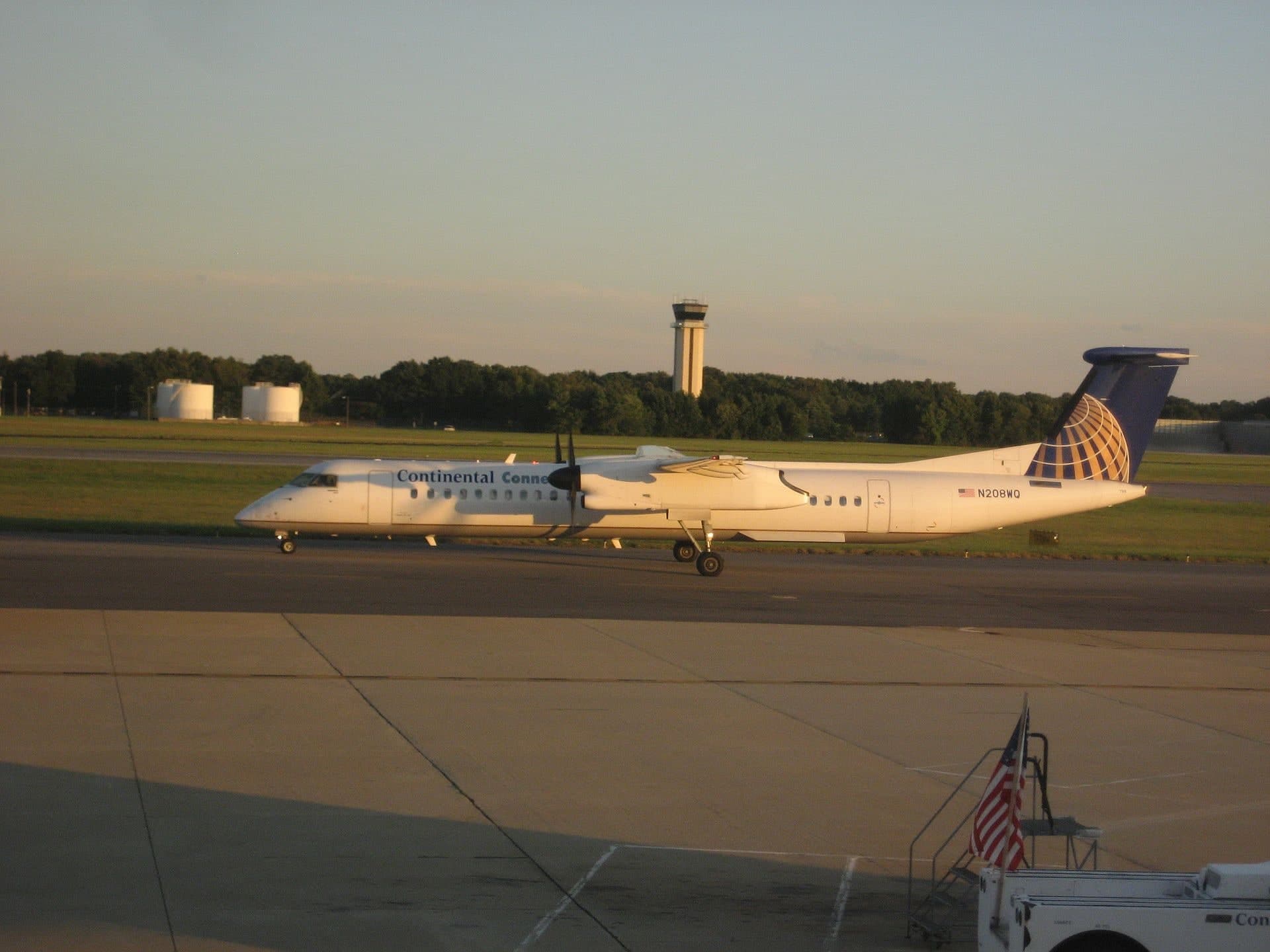 N208WQ — Bombardier