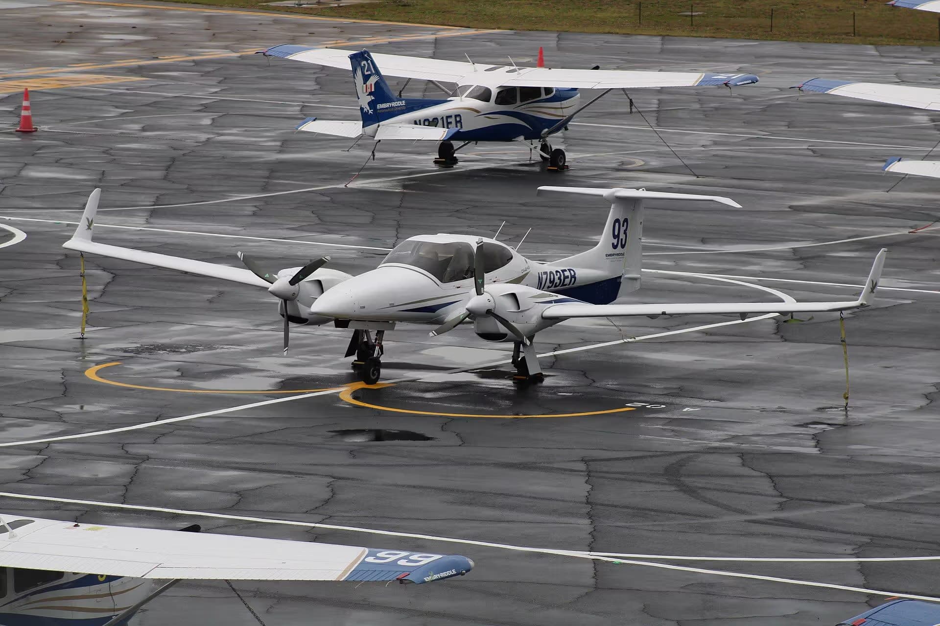 N793ER — Twin-engine aircraft