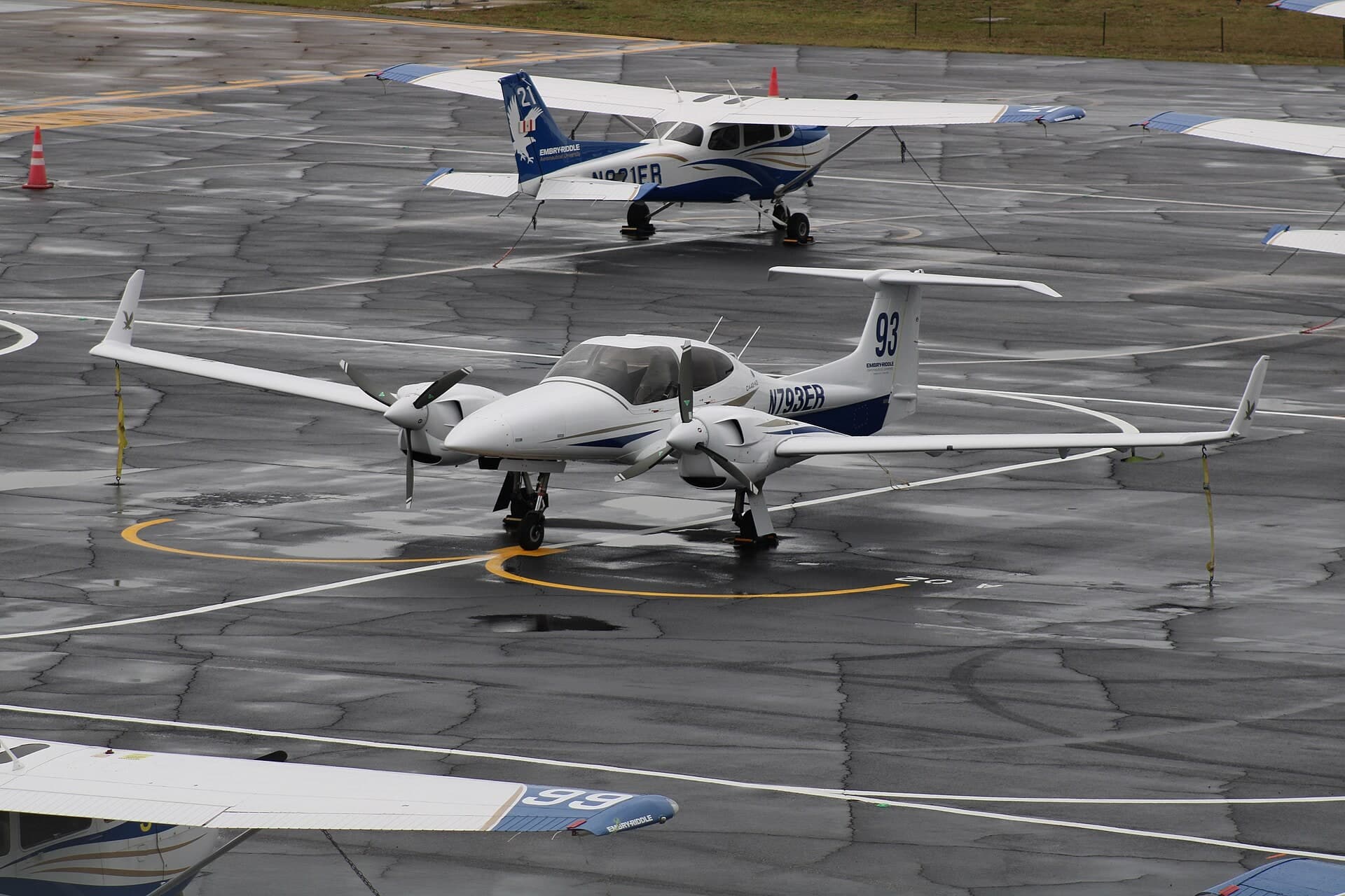N793ER — Twin-engine aircraft
