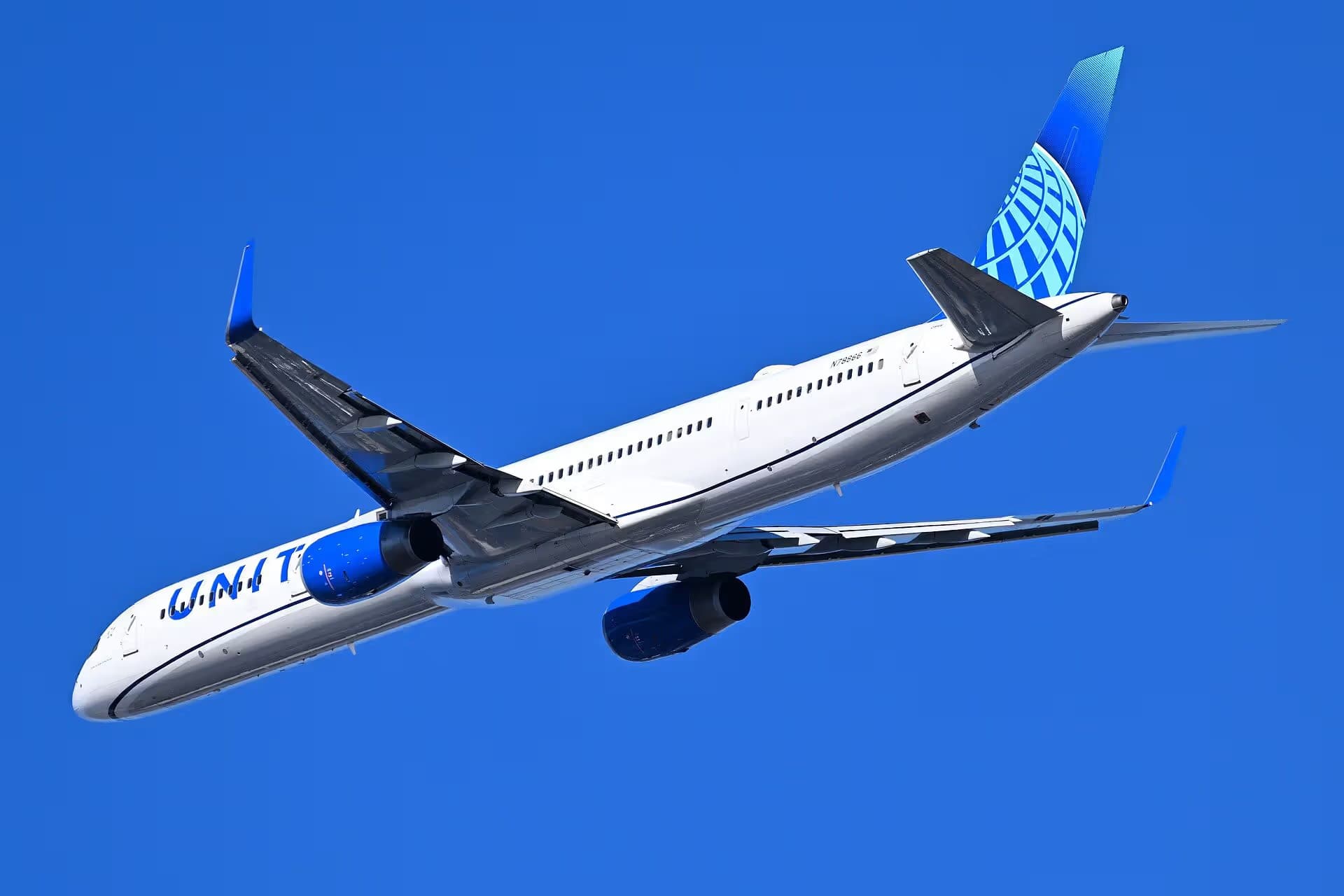 N78866 — Twin-engine aircraft