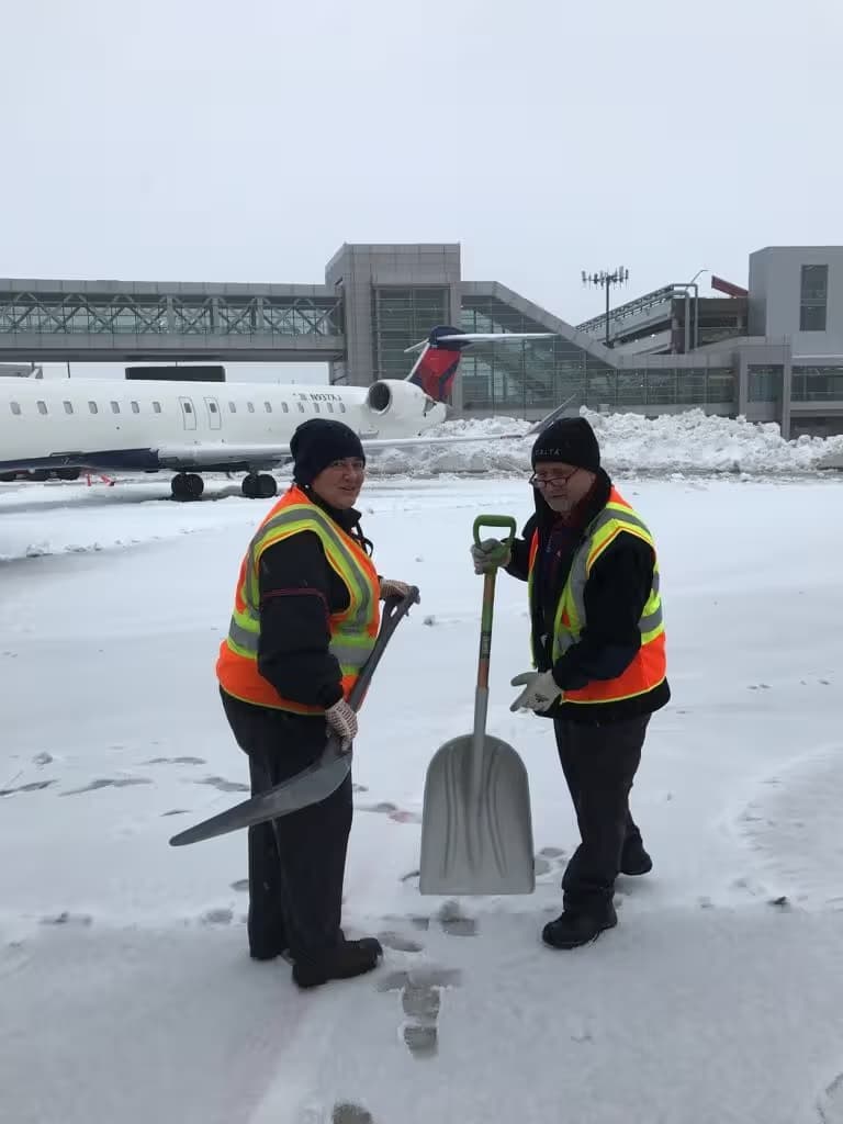 N937XJ — Aircraft at Boston Logan International Airport