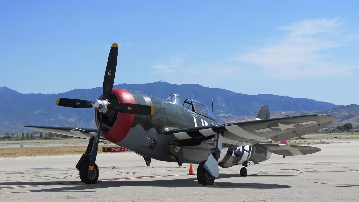 Unidentified — Single-engine aircraft