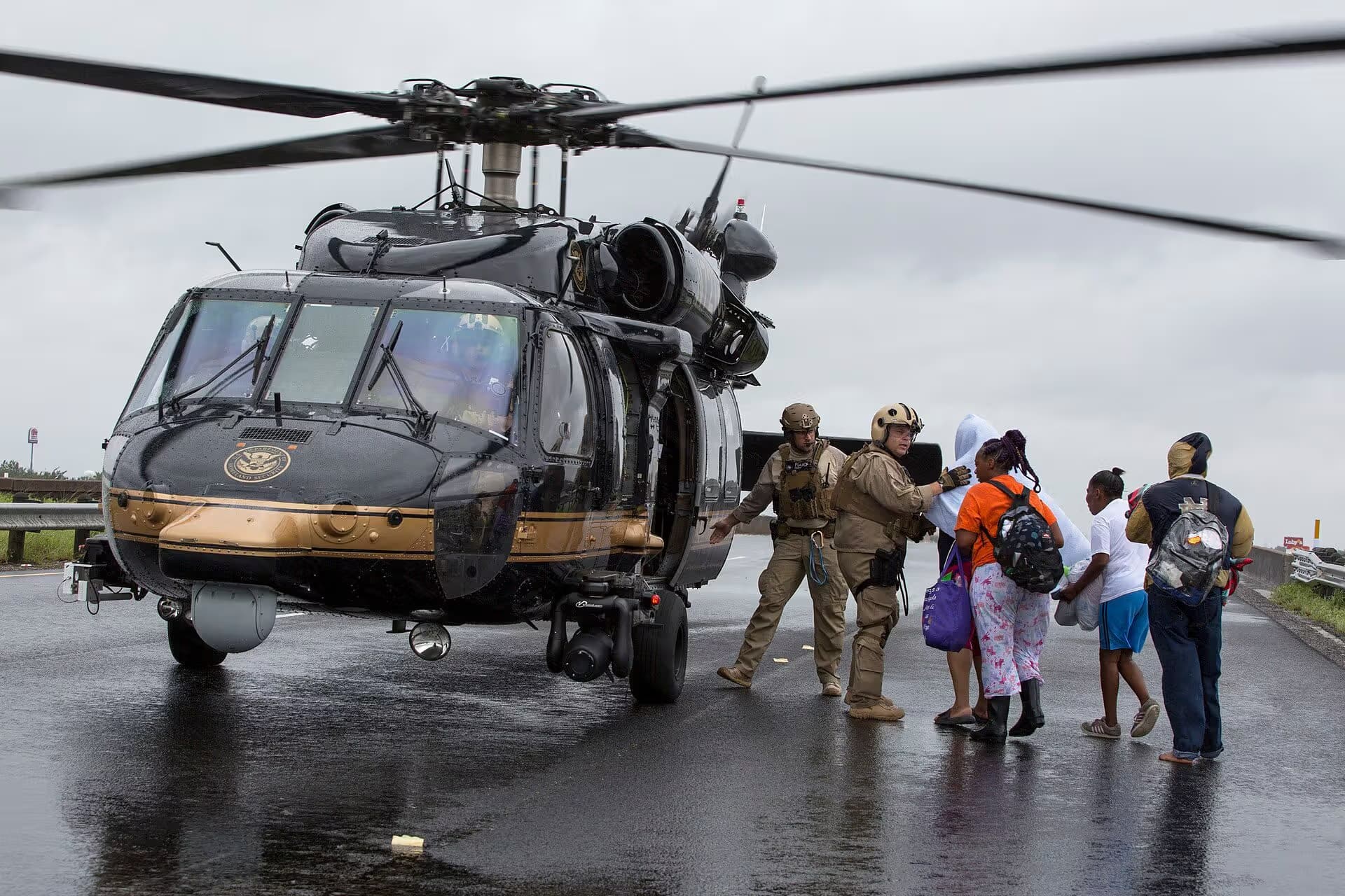 N72760 — Helicopter