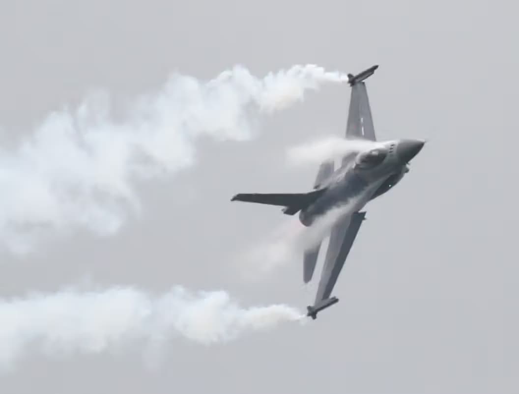 Unidentified — Single-engine aircraft
