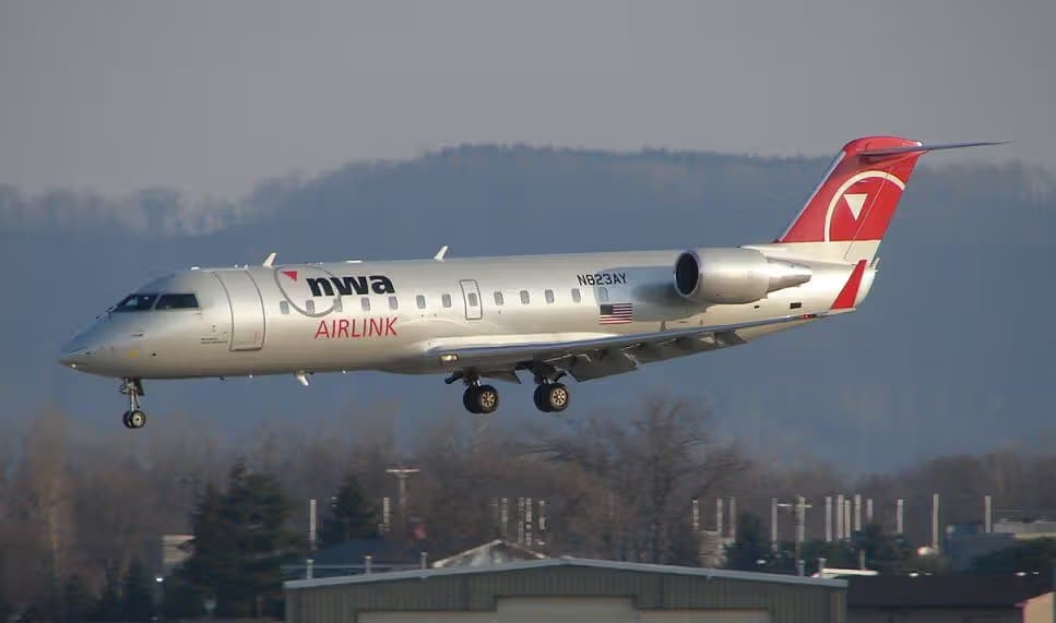 N823AY — Bombardier