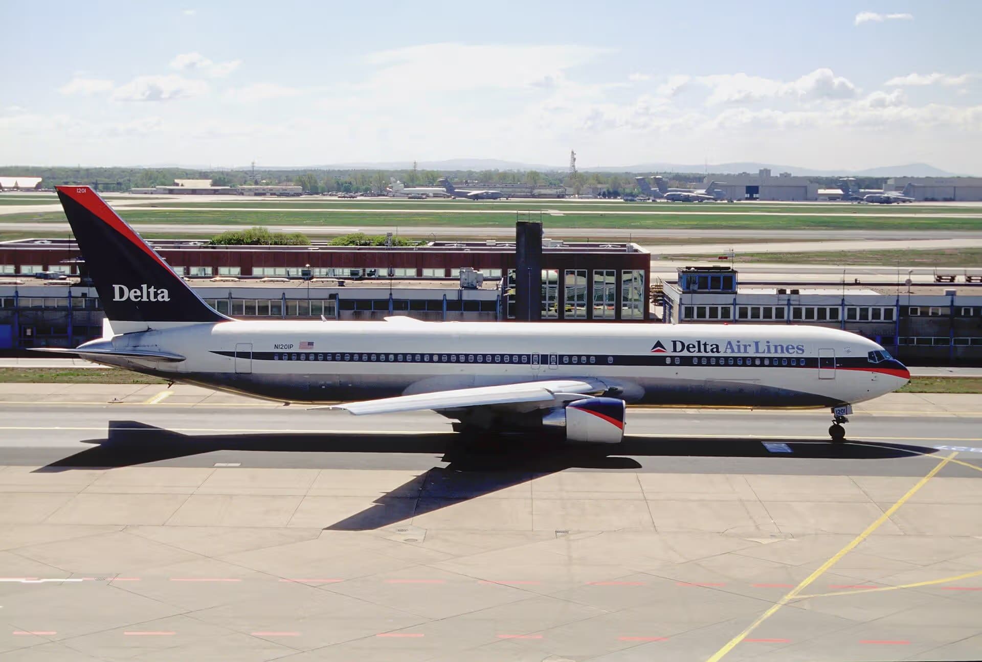 N1201P — Boeing
