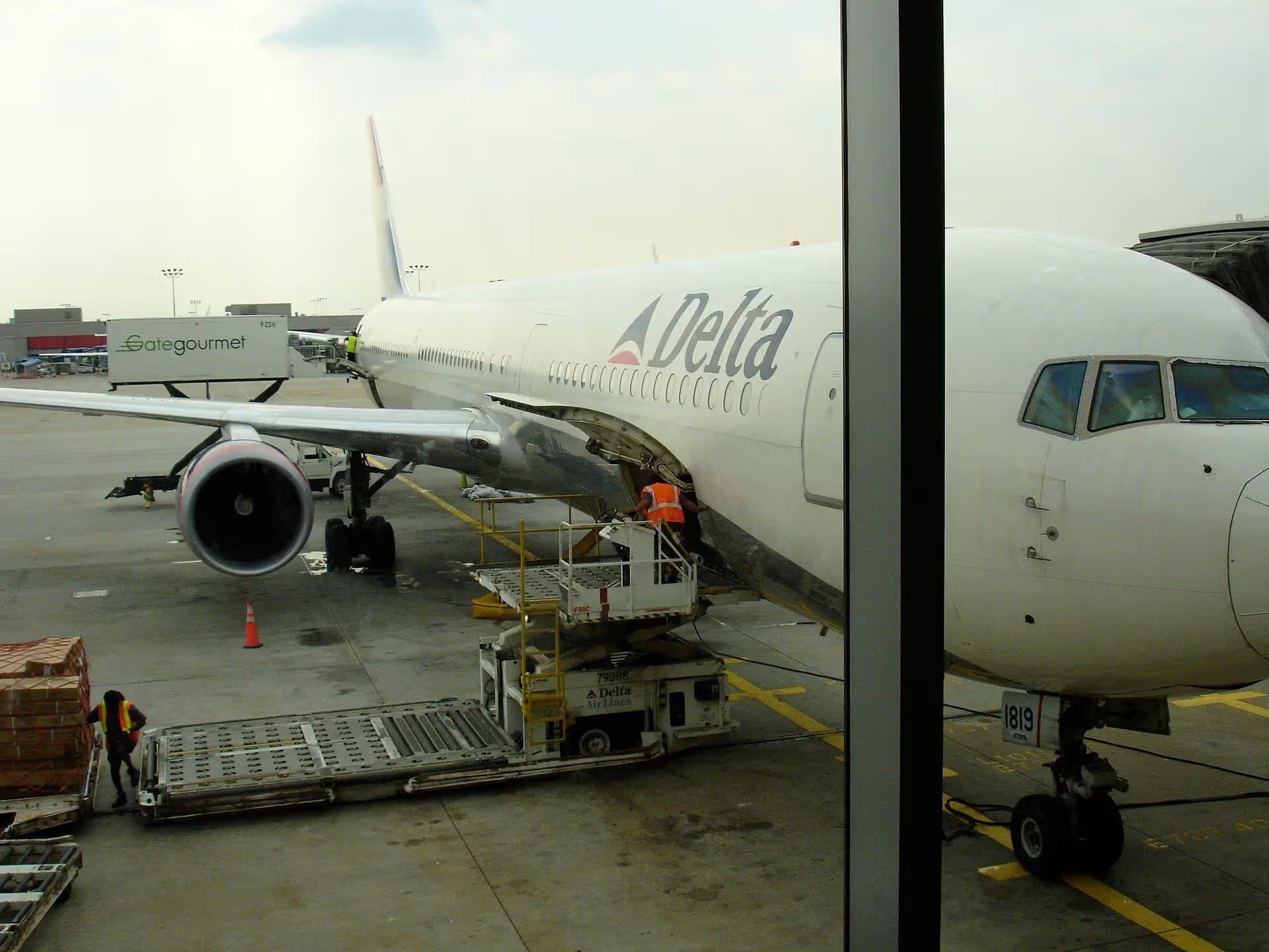 N843MH — Twin-engine aircraft