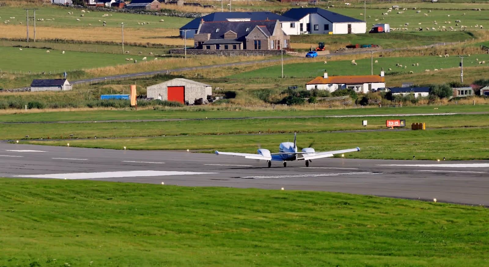 N4297A — Twin-engine aircraft