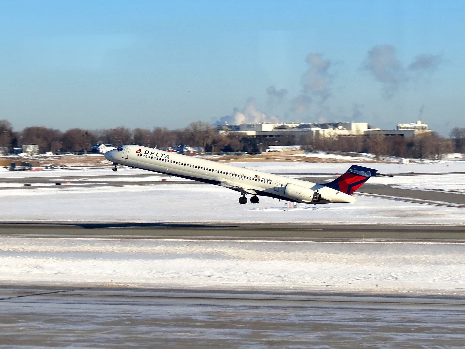 N934DN — Twin-engine aircraft