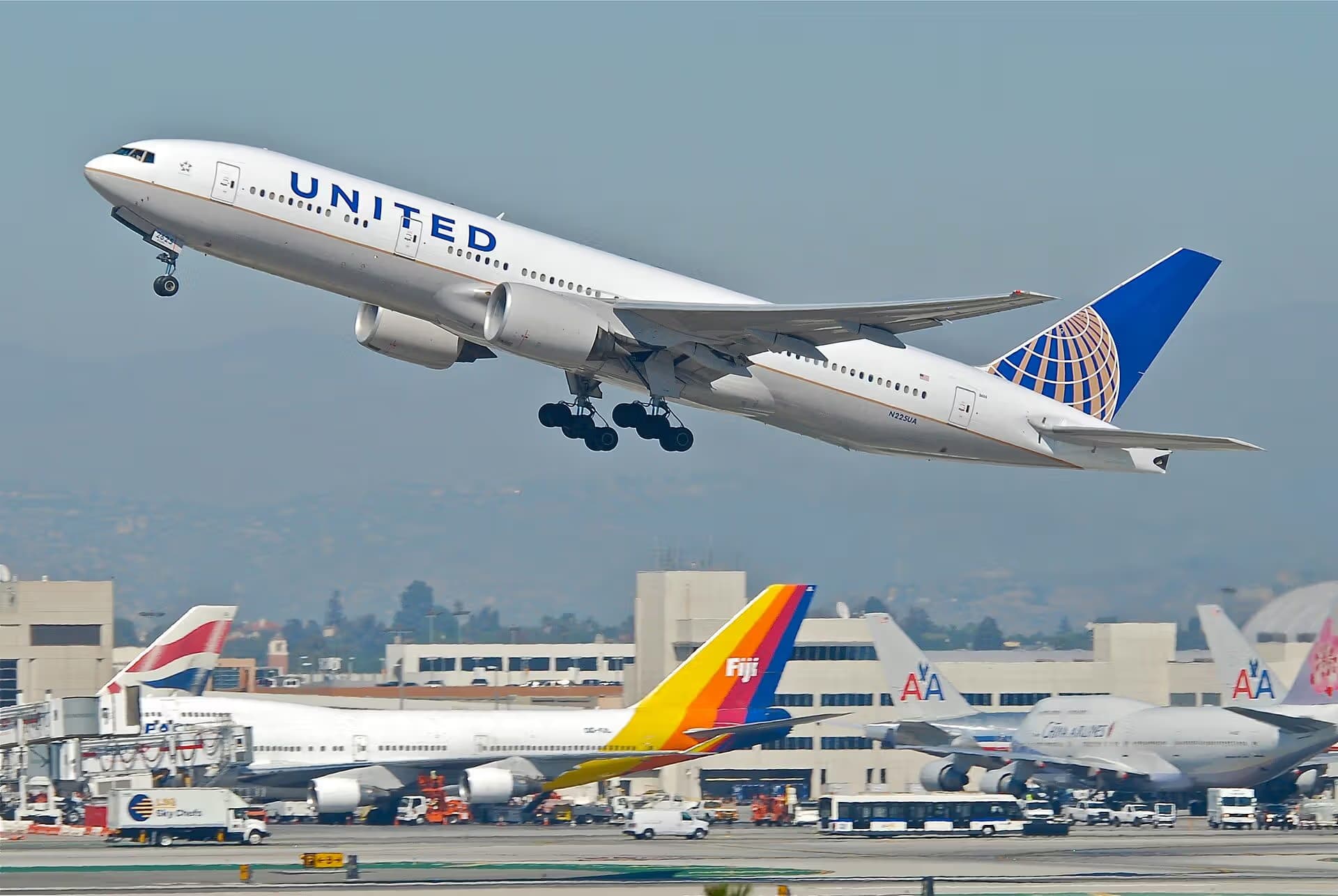 N225UA — Boeing