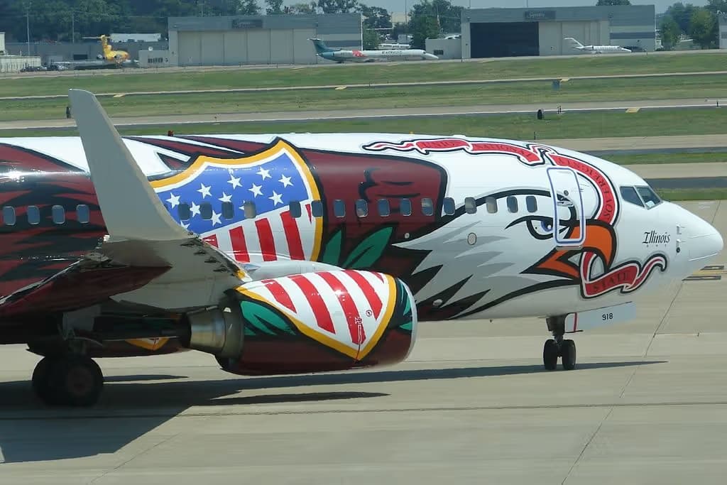 Unidentified — Twin-engine aircraft