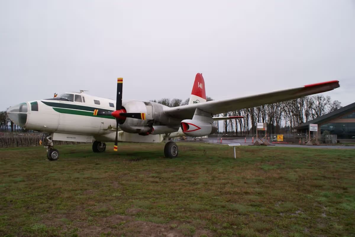 Unidentified — Twin-engine aircraft