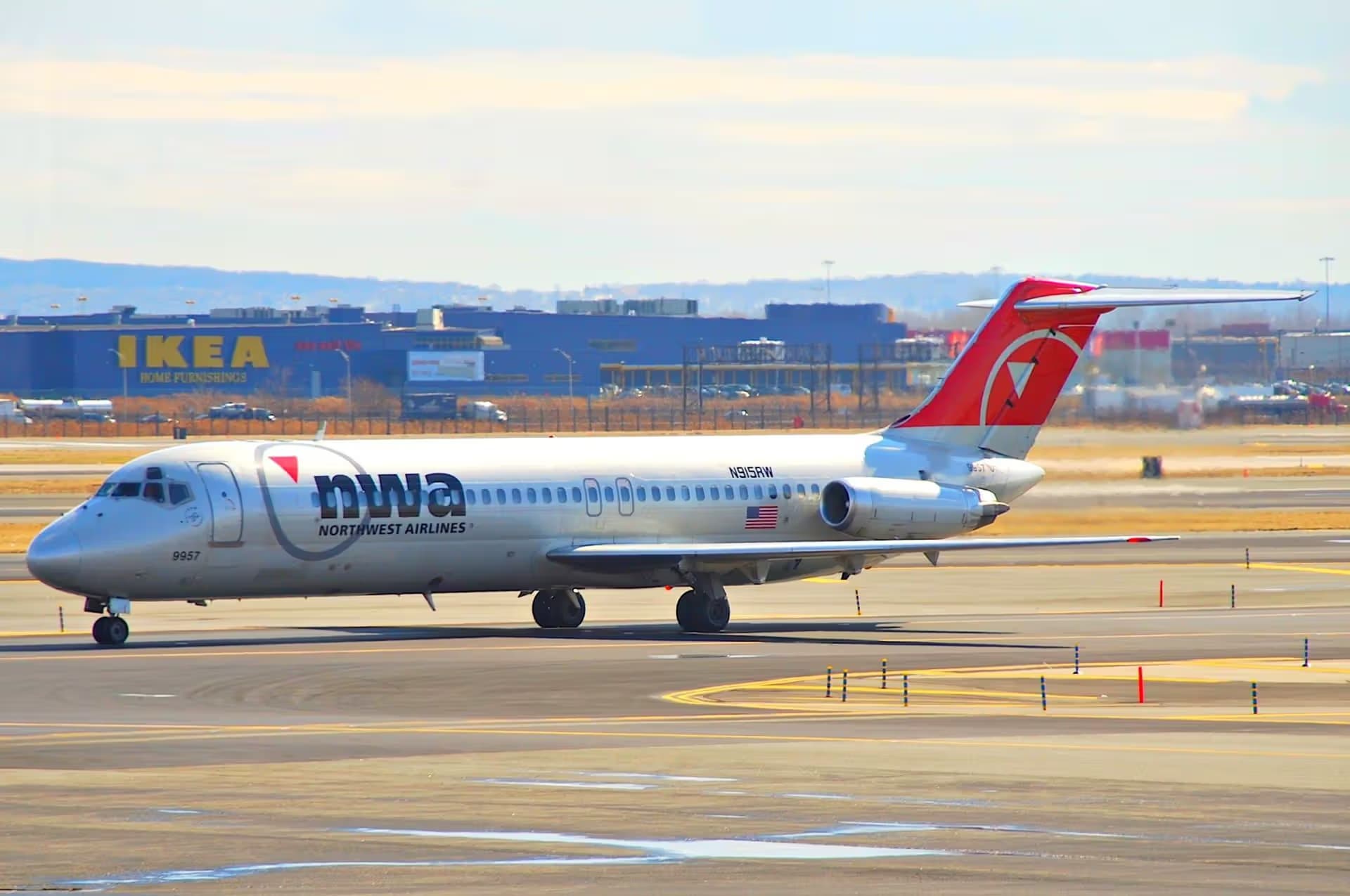 N915RW — Boeing
