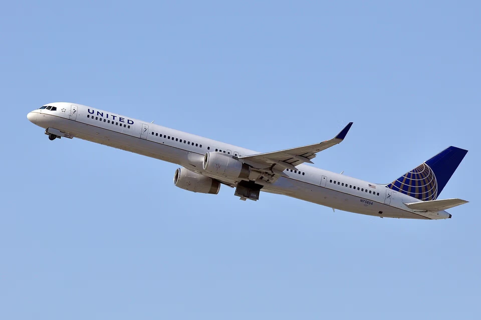 N75854 — Boeing