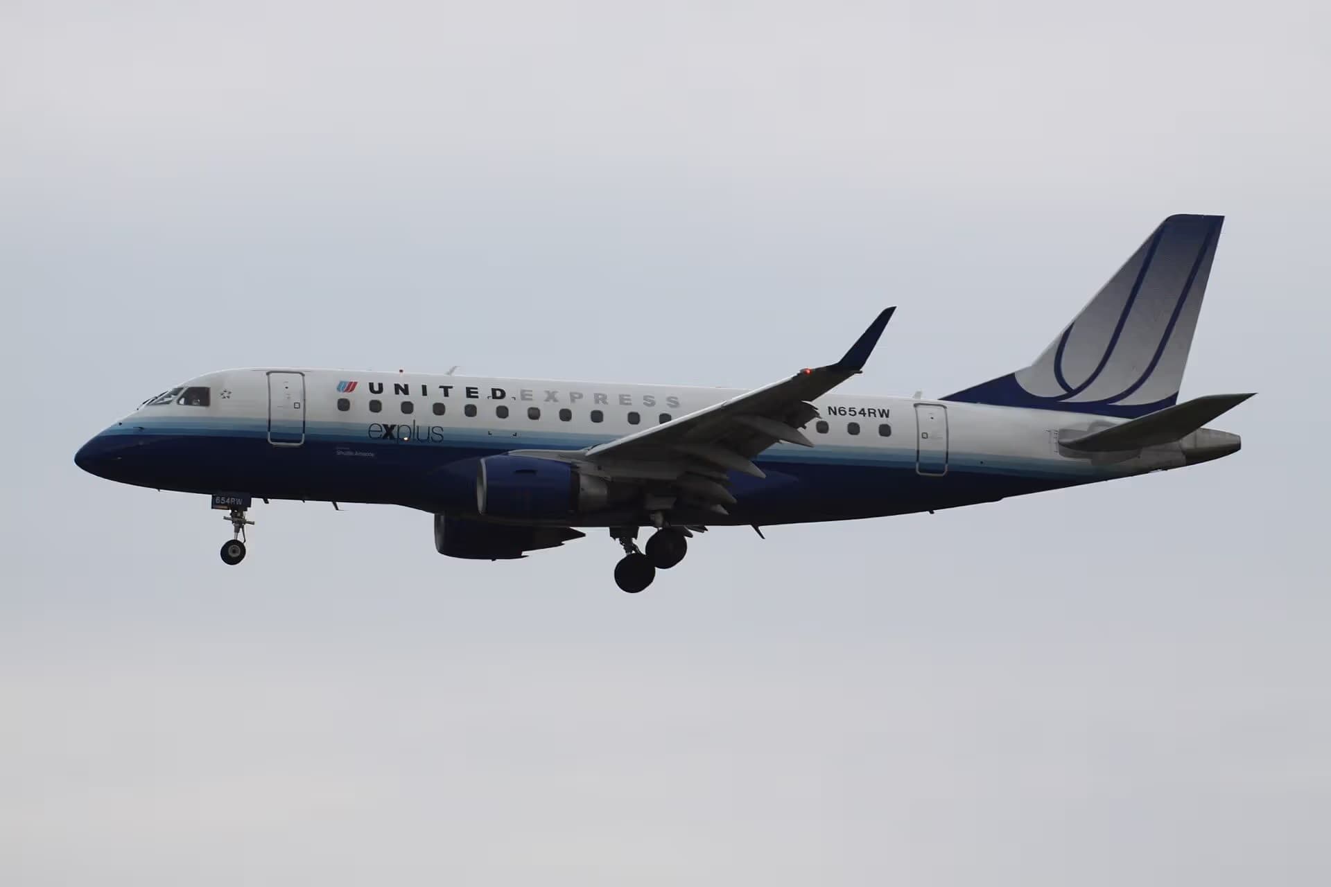 N654RW — Embraer