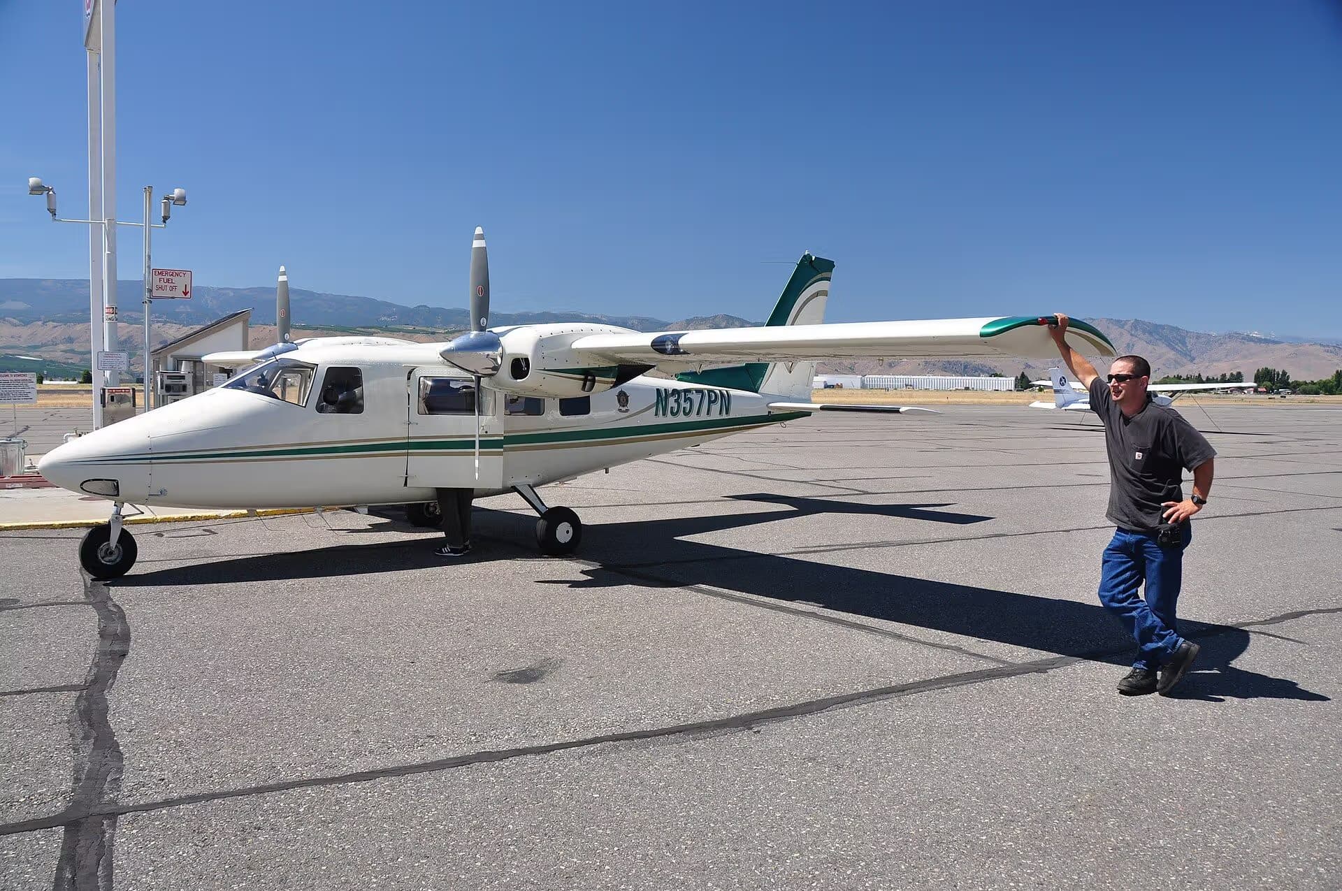 N357PN — Twin-engine aircraft
