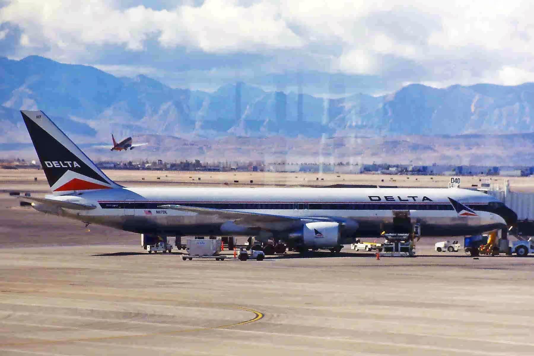 N117DL — Aircraft