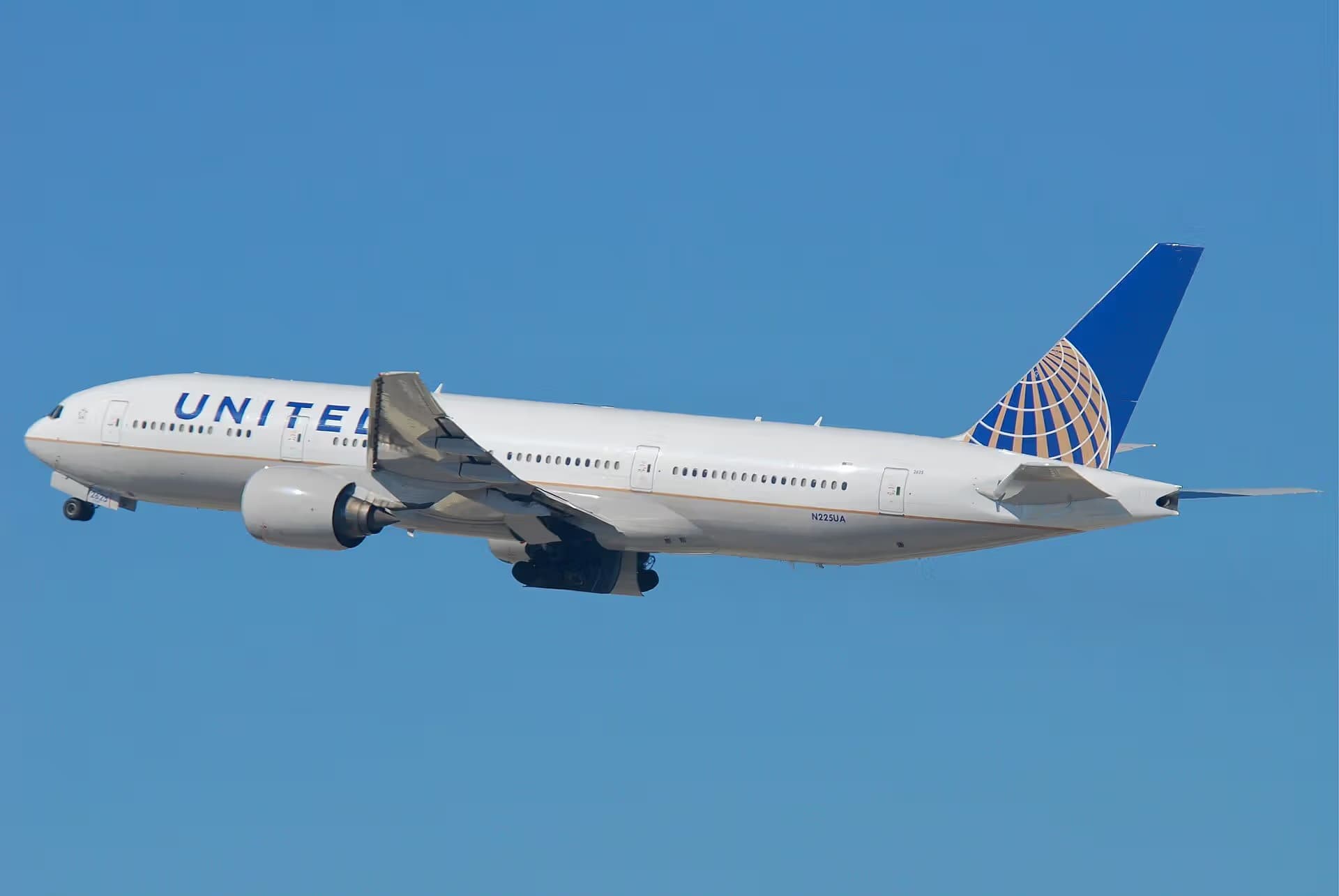 N225UA — Boeing