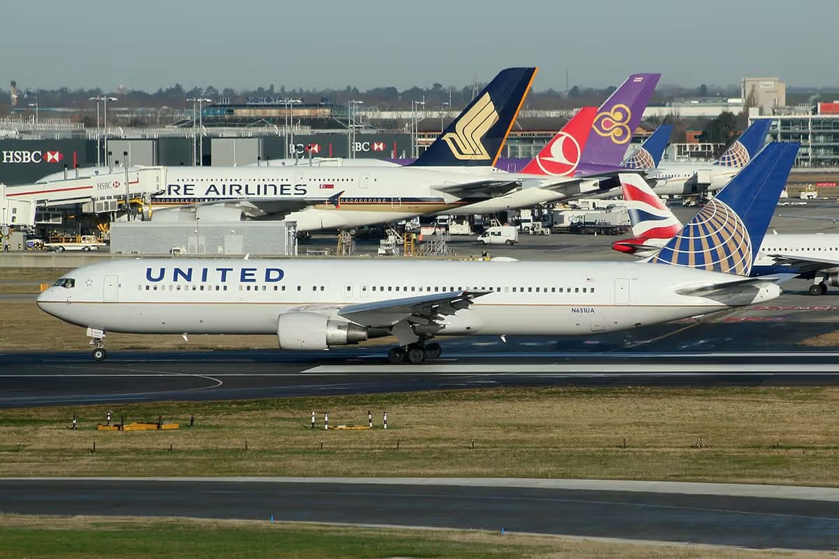 N651UA — Boeing