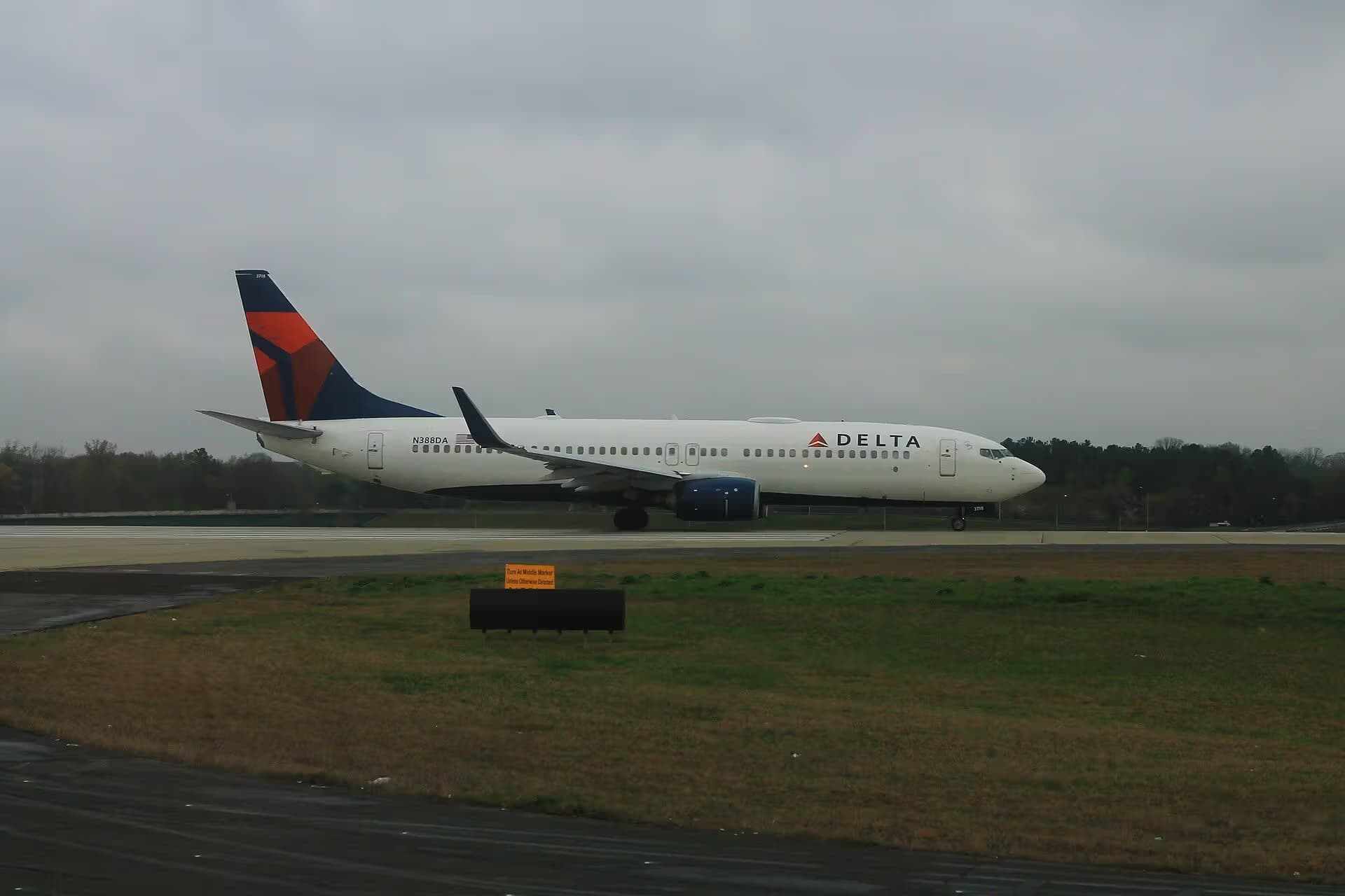 N388DA — Twin-engine aircraft