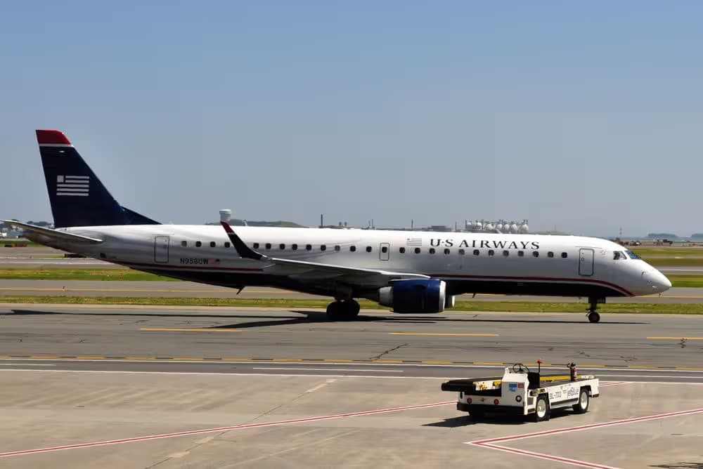 N958UW — Embraer
