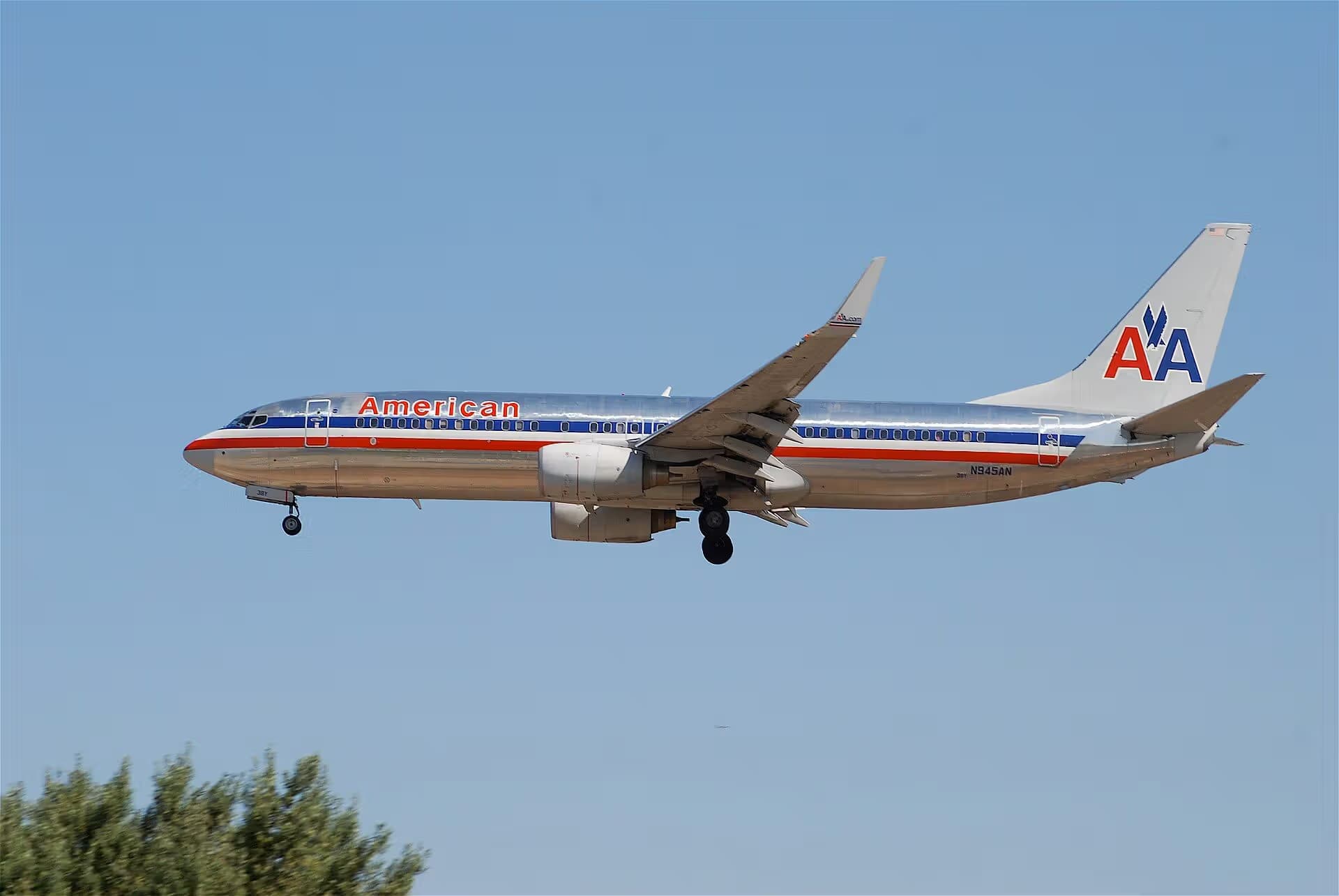 N945AN — Twin-engine aircraft
