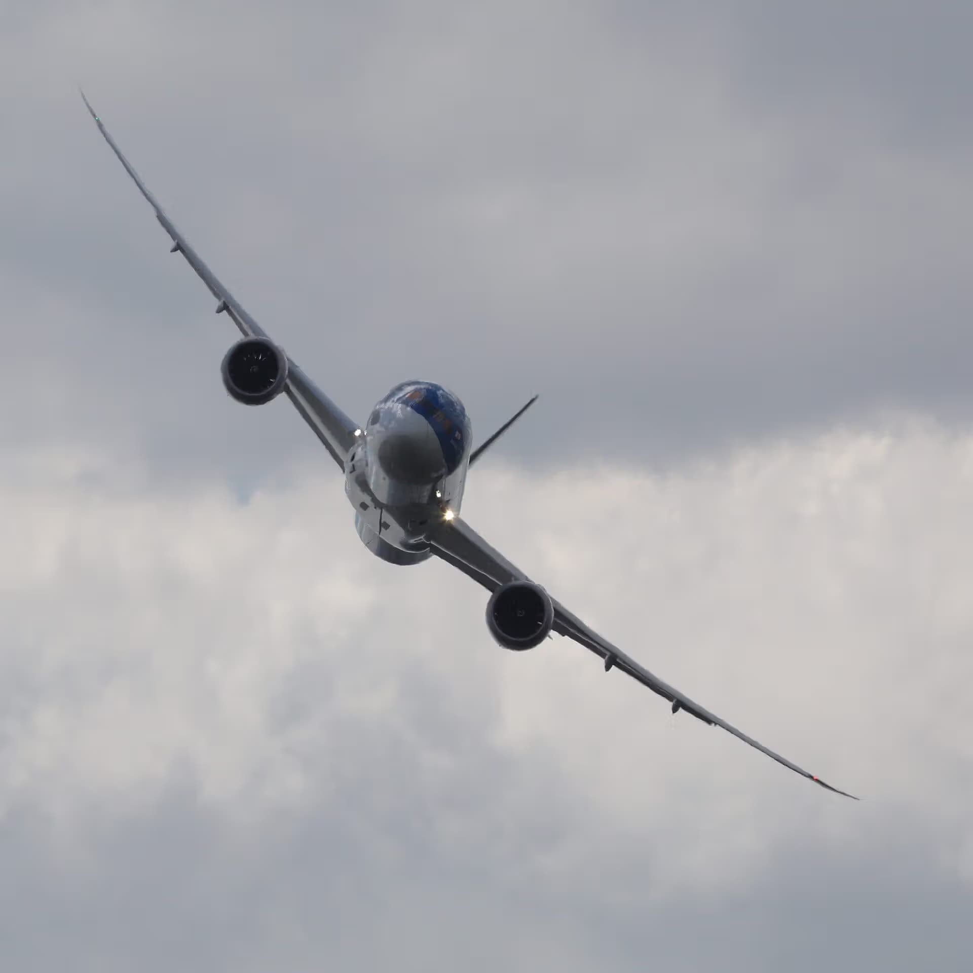 N1015X — Twin-engine aircraft