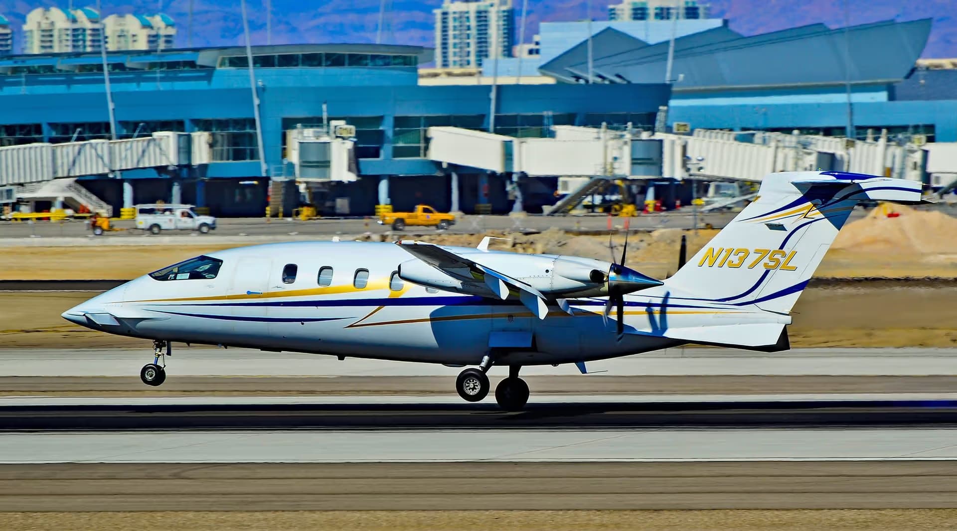 N137SL — Aircraft