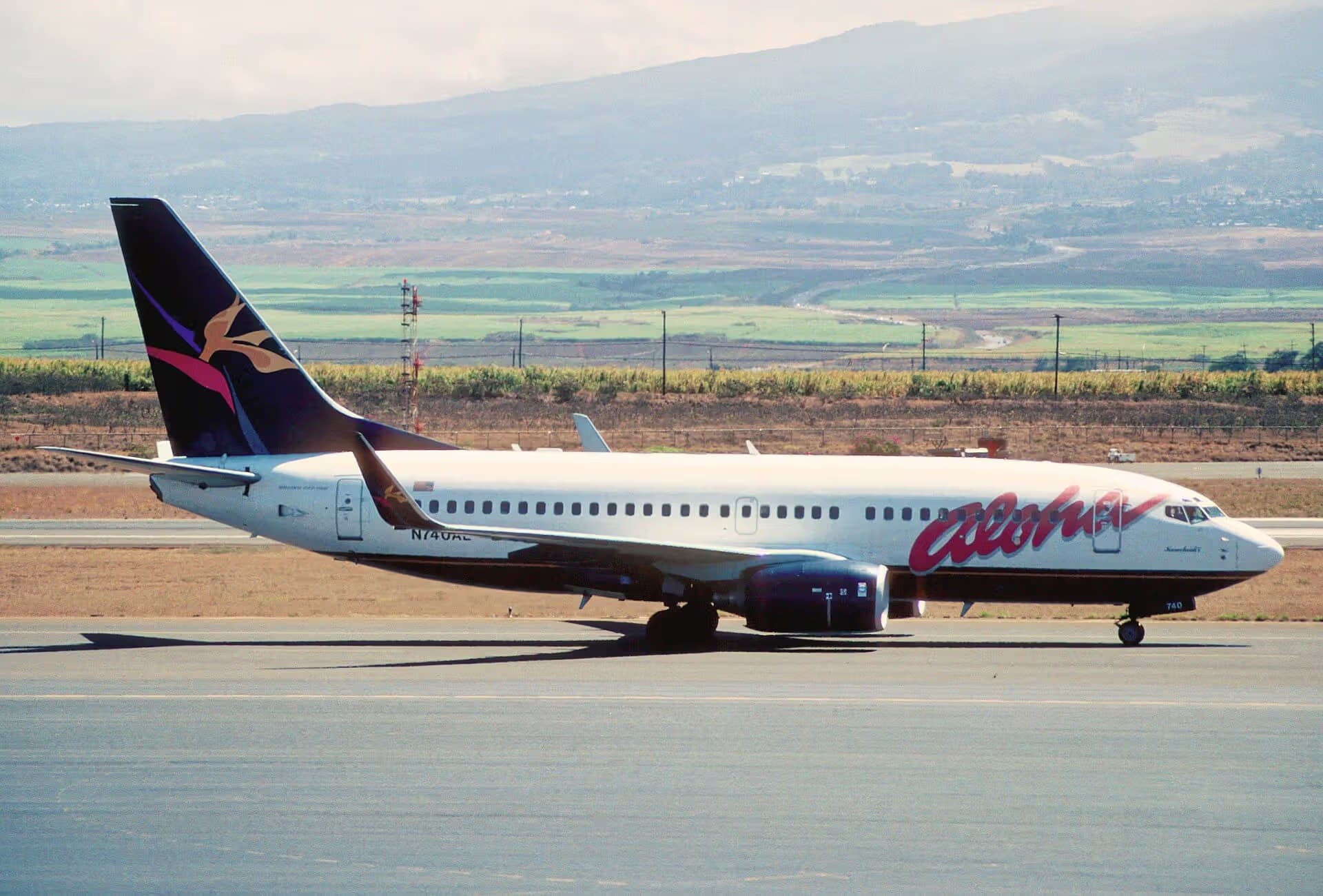 N740AL — Twin-engine aircraft