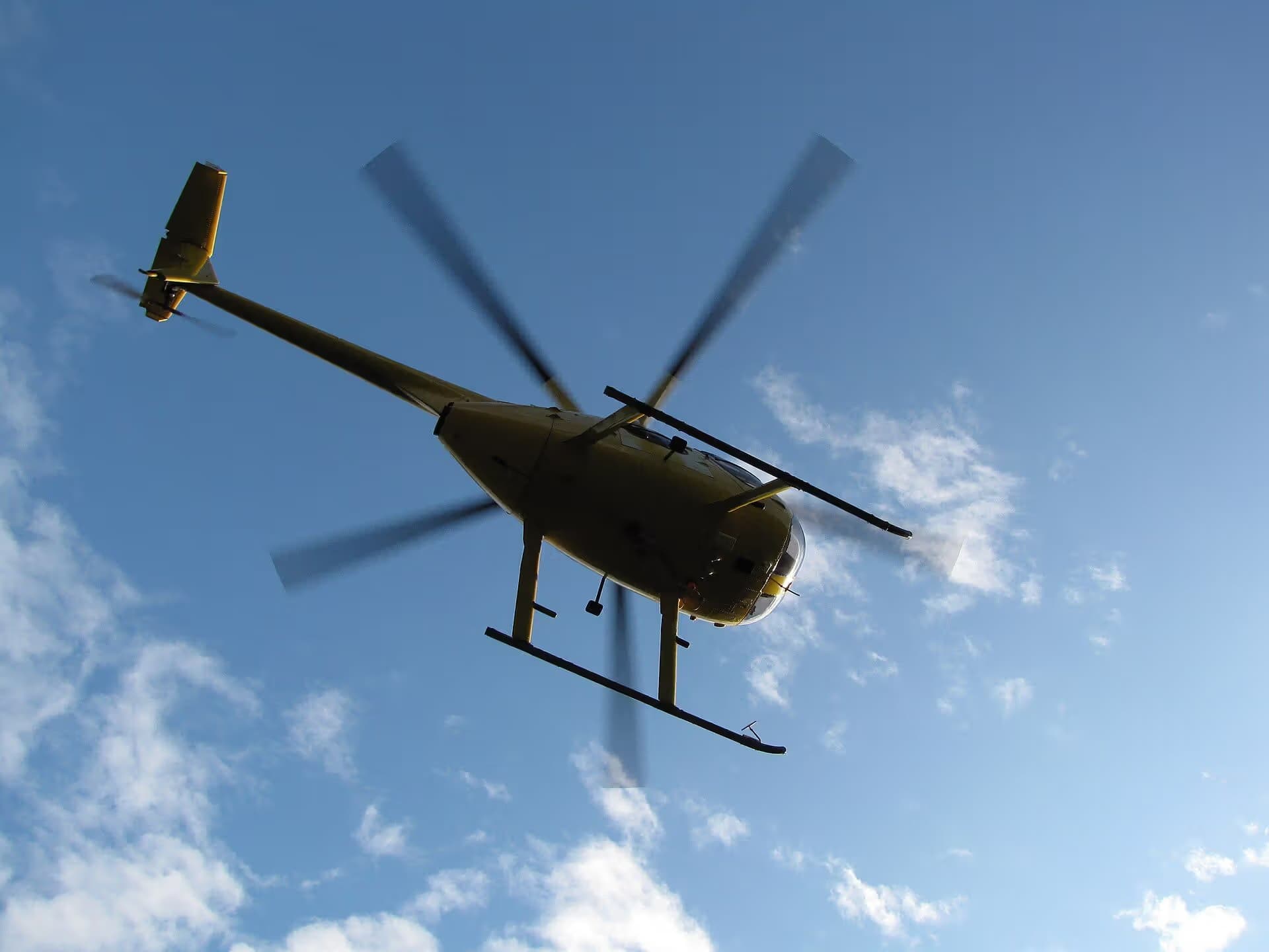 N58251 — Helicopter