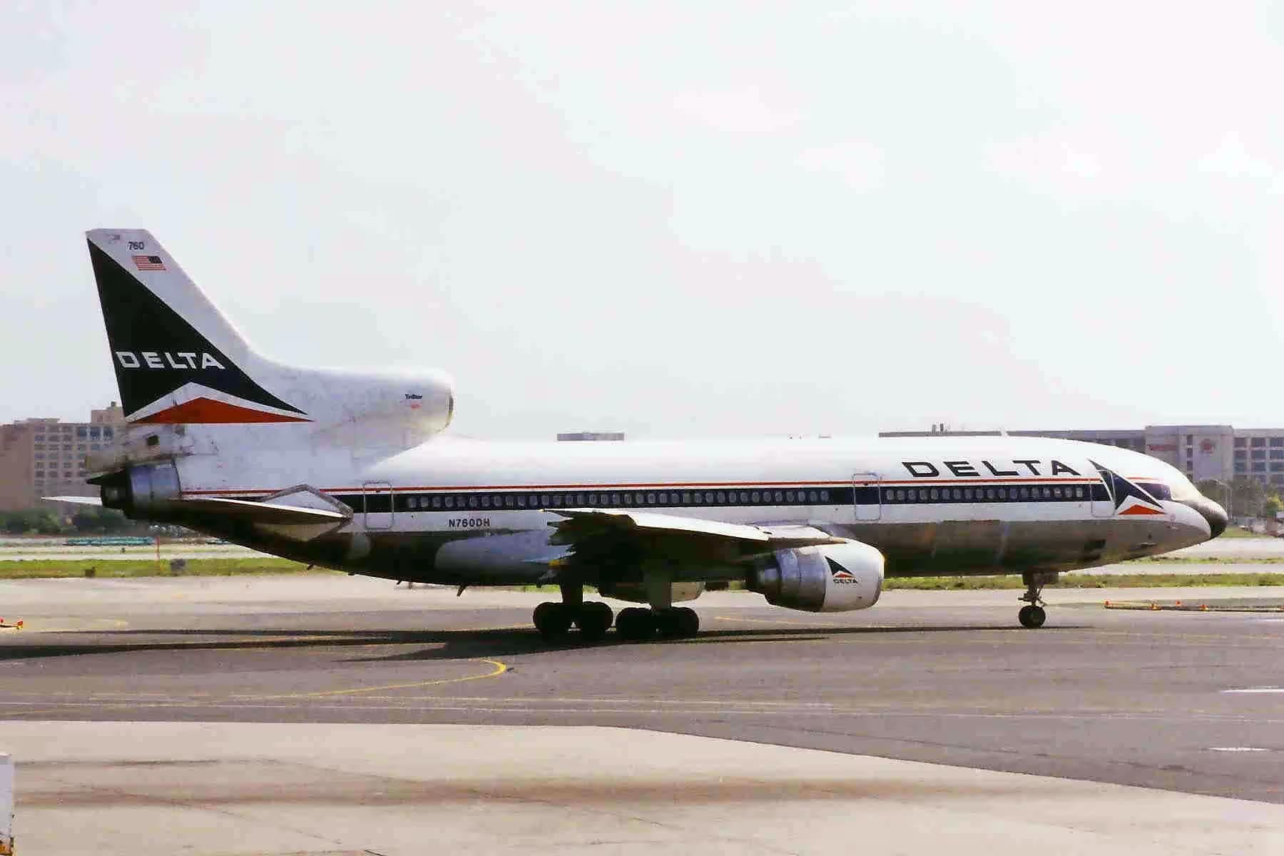 N760DH — Lockheed