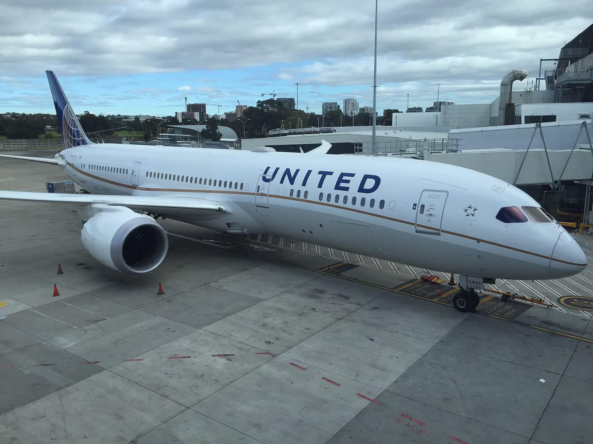 N38950 — Boeing