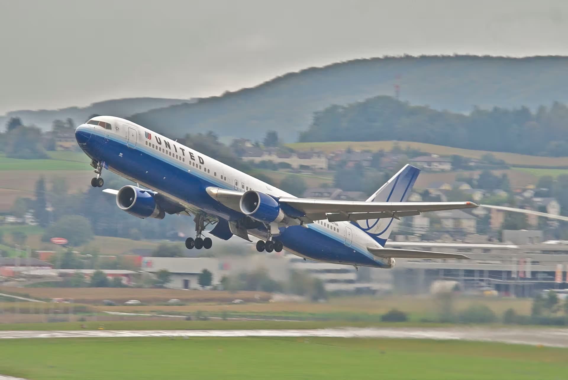 N657UA — Boeing