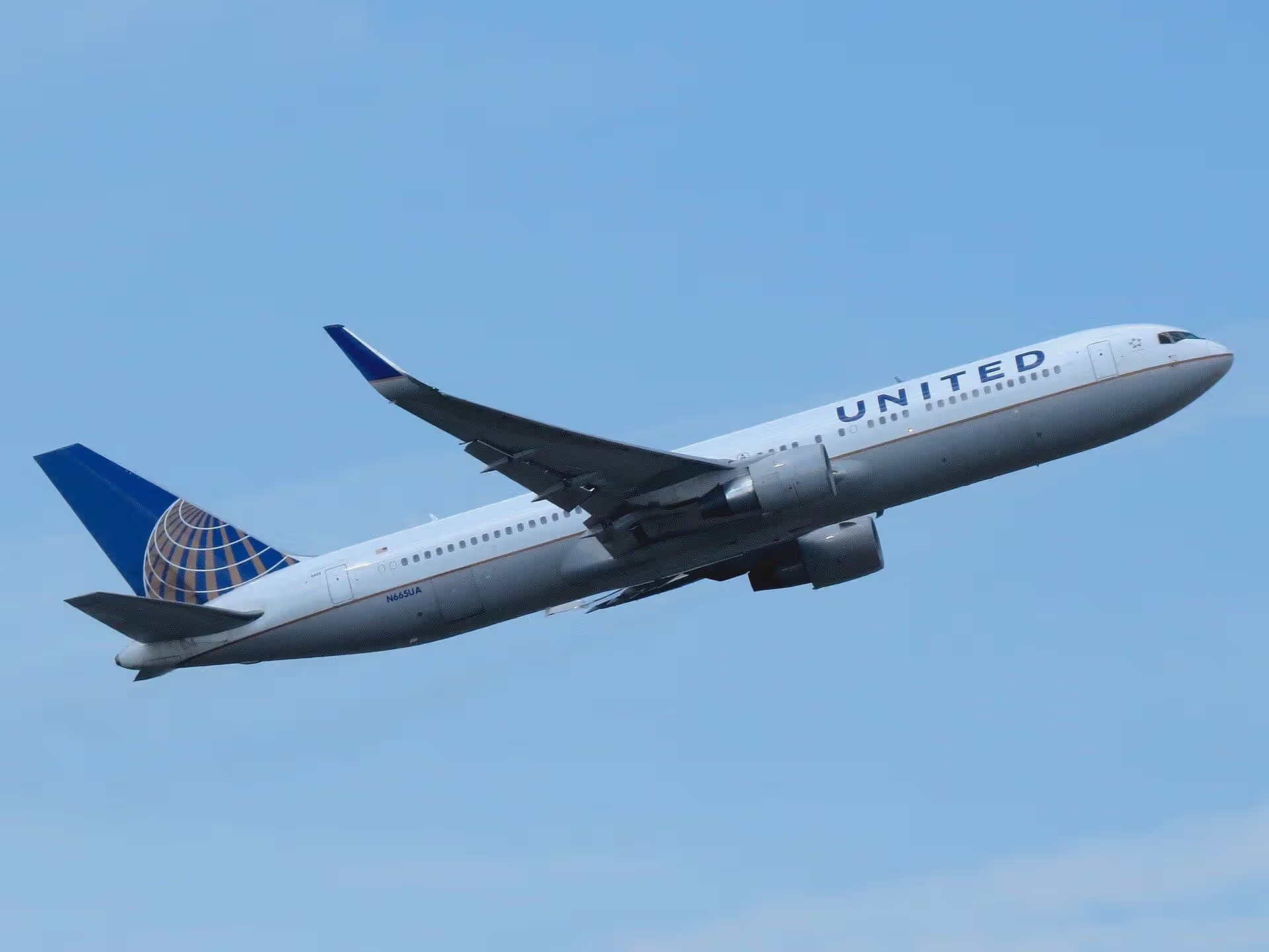 N665UA — Boeing