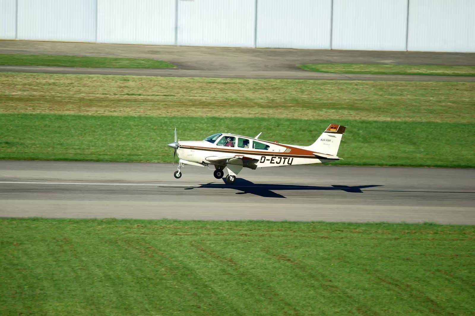 D-EJTU — Beechcraft