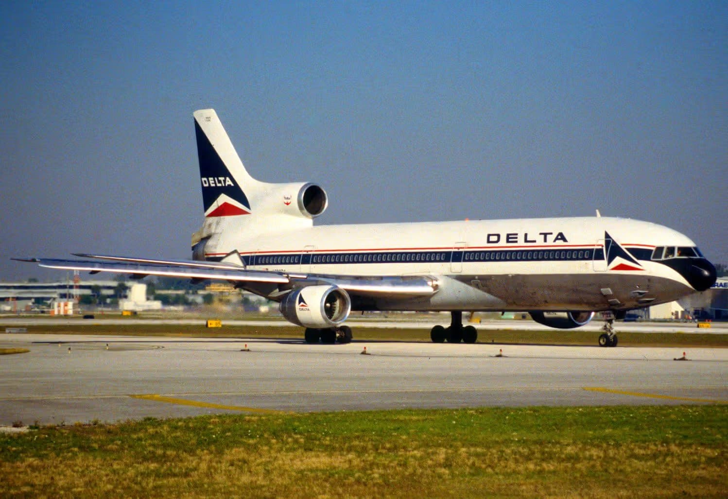 N722DA — Lockheed