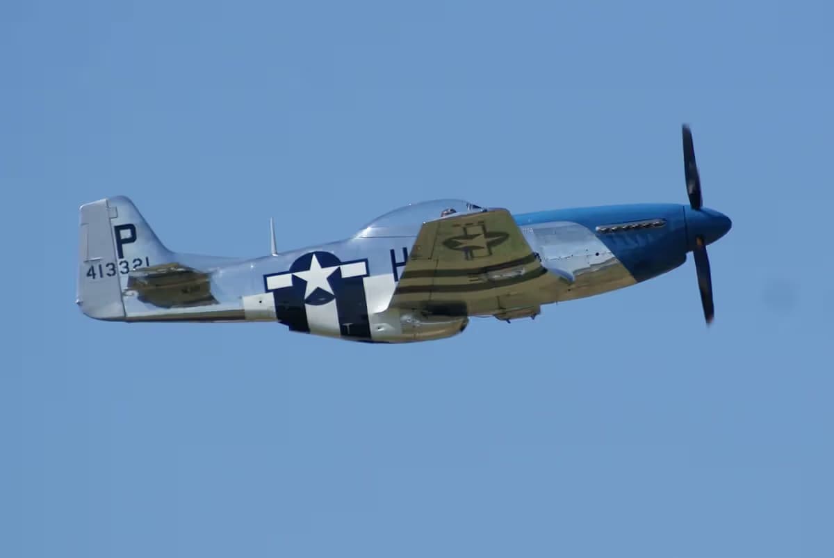 Unidentified — Single-engine aircraft