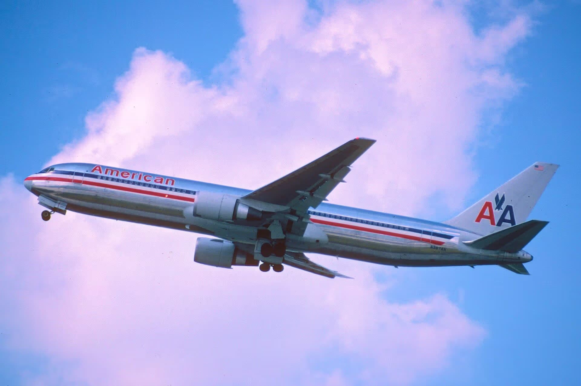 N397AN — Twin-engine aircraft