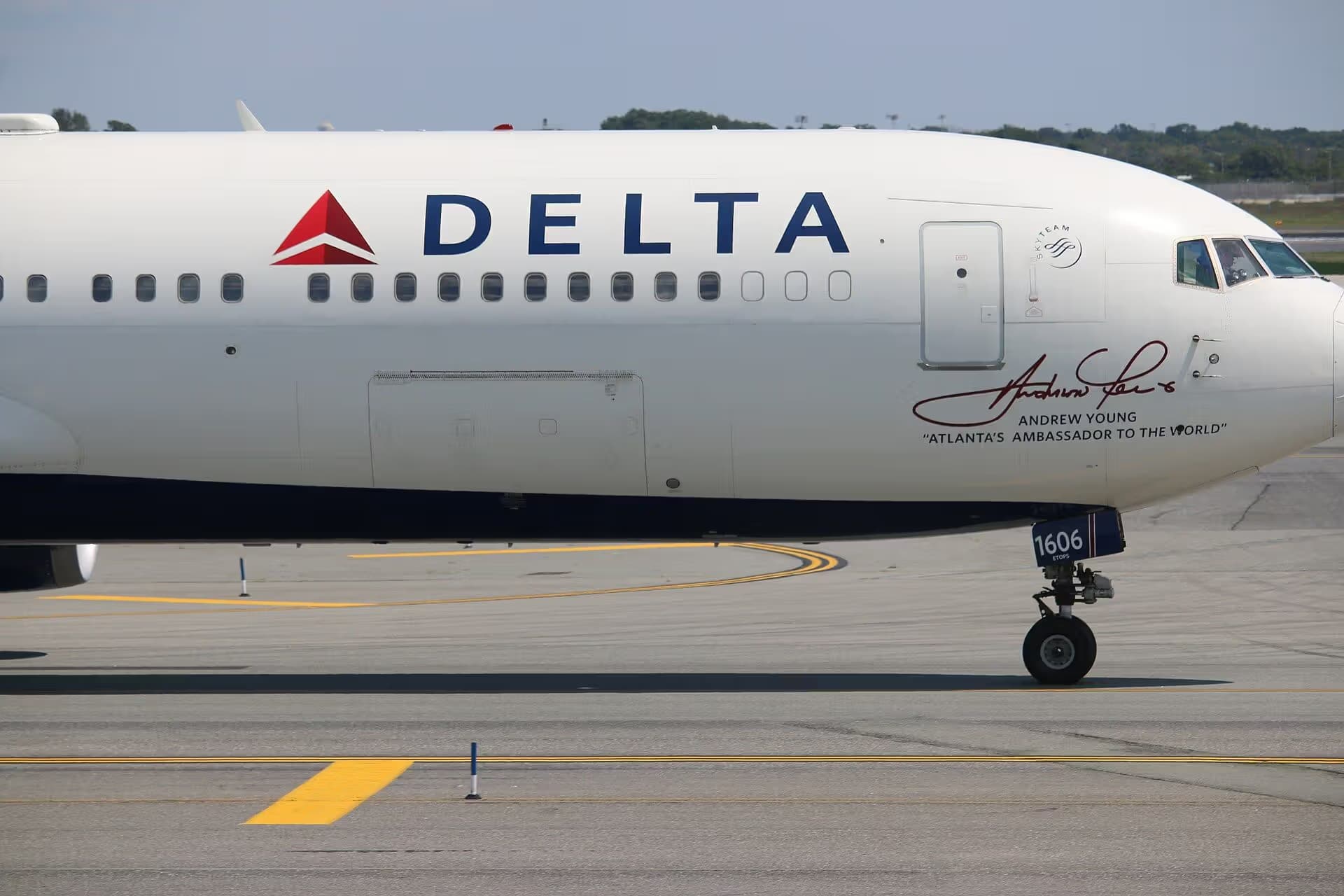 N16065 — Aircraft