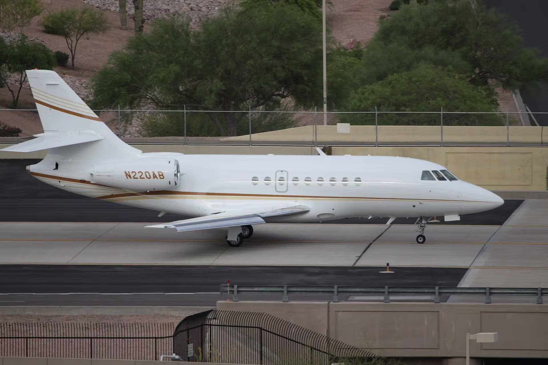 N220AB — Business jet