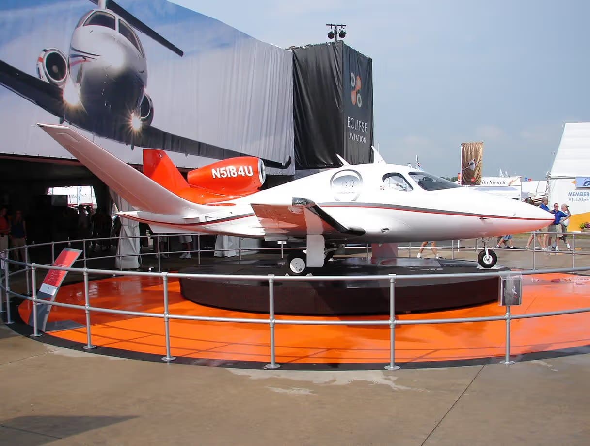 N5184U — Business jet